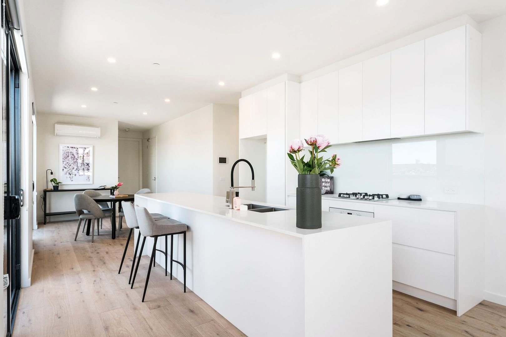301/39 Nicholson Street, Bentleigh image 6