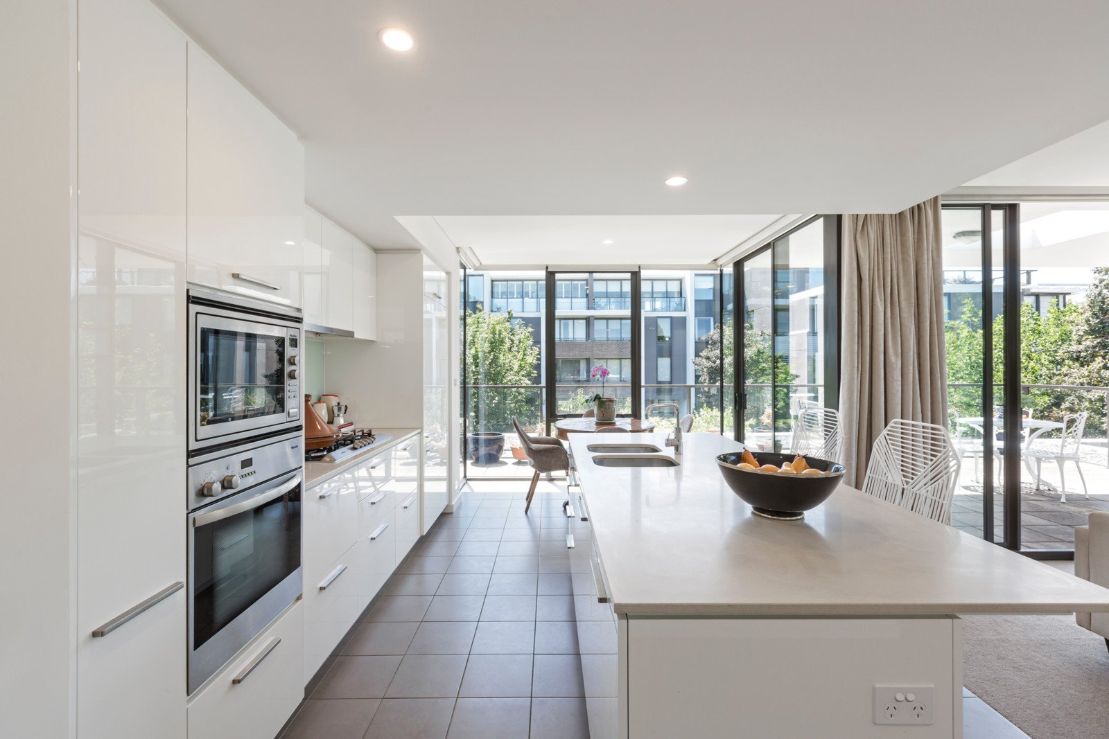 301/55 Chaucer Crescent, Canterbury image 5