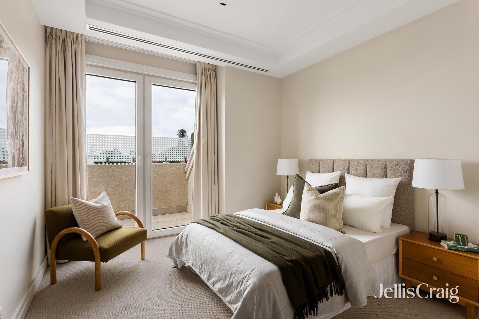 301/585 Toorak Road, Toorak image 10