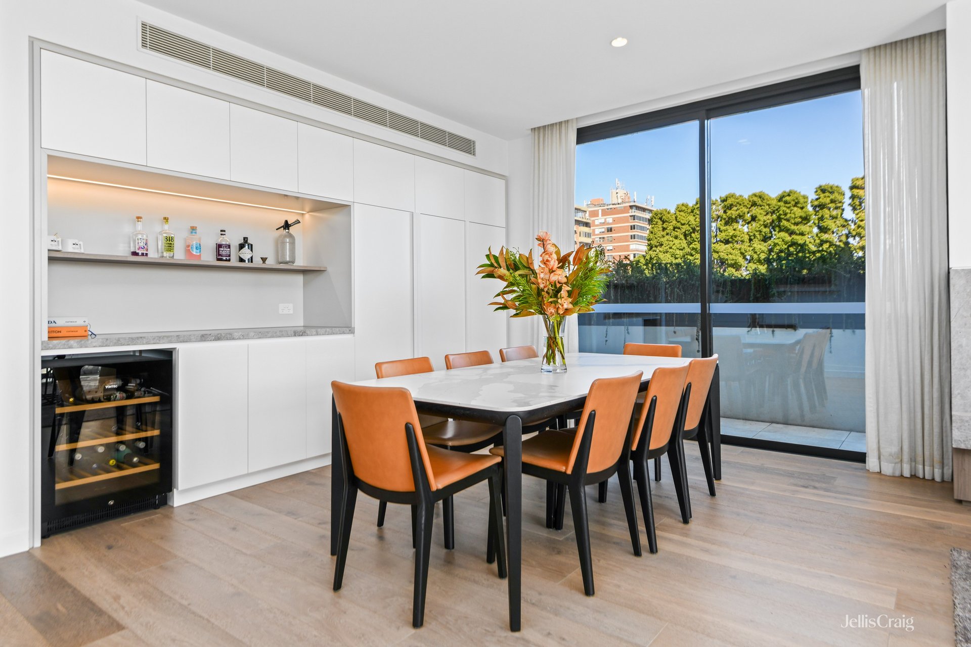 301/589 Toorak Road, Toorak image 5