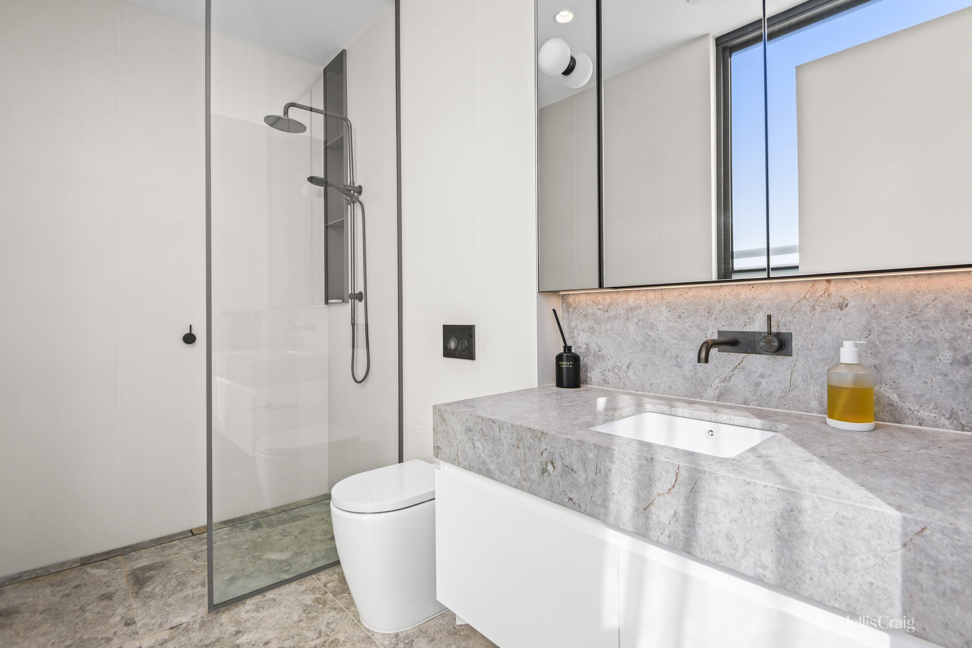 301/589 Toorak Road, Toorak image 17