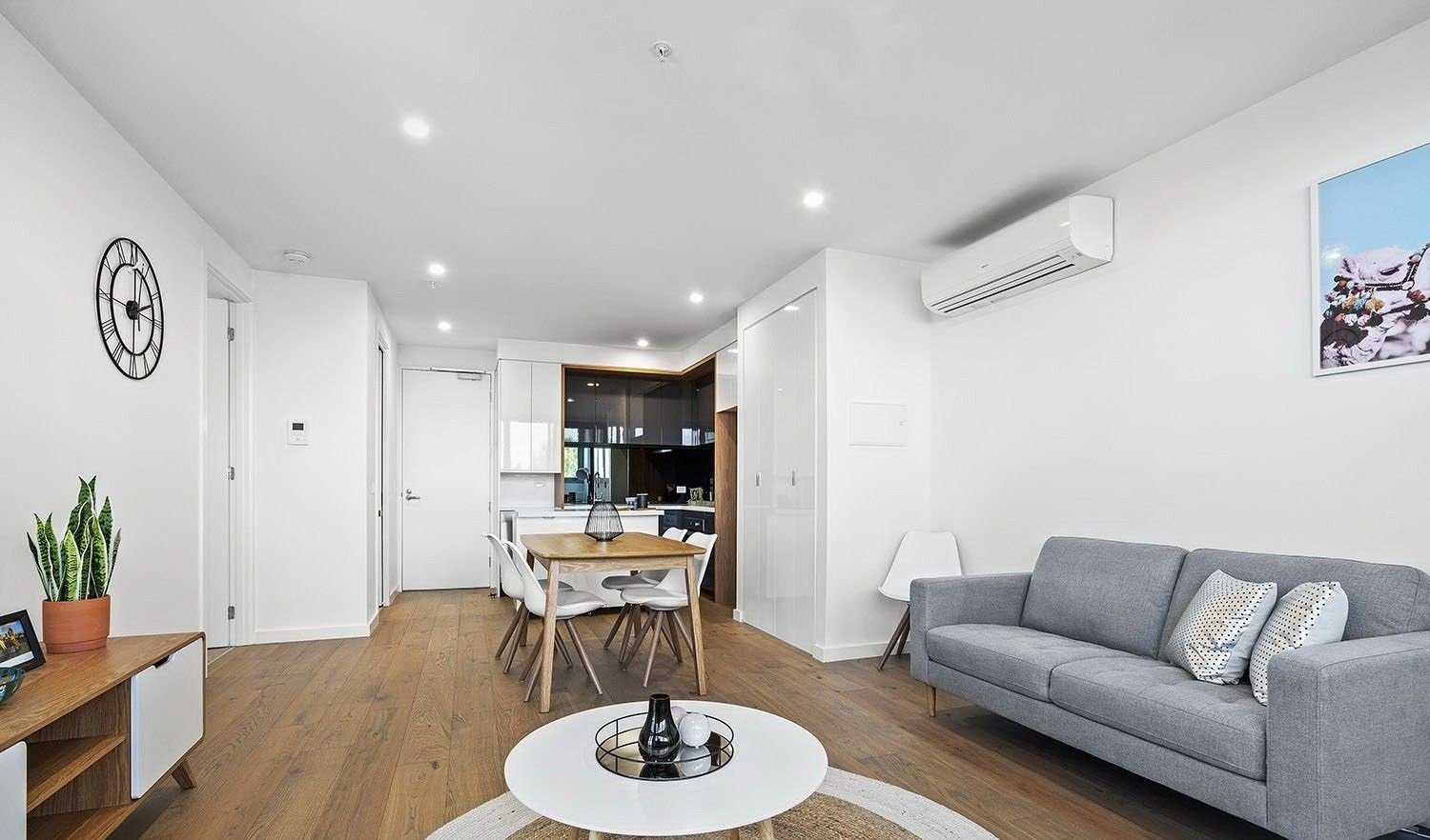 301/59-63 Warrigal Road, Hughesdale image 4