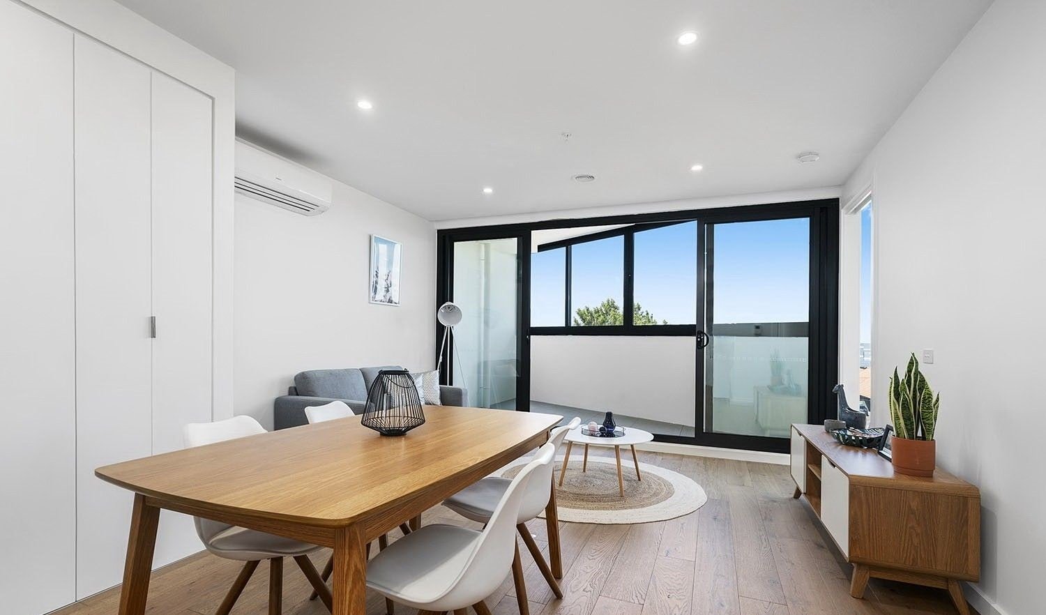 301/59-63 Warrigal Road, Hughesdale image 2