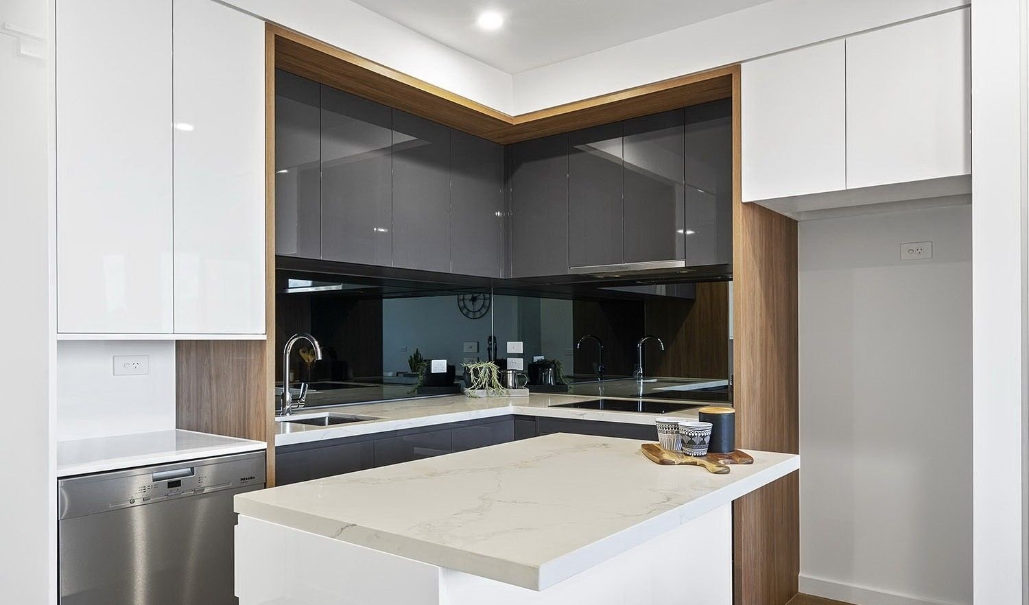 301/59-63 Warrigal Road, Hughesdale image 1