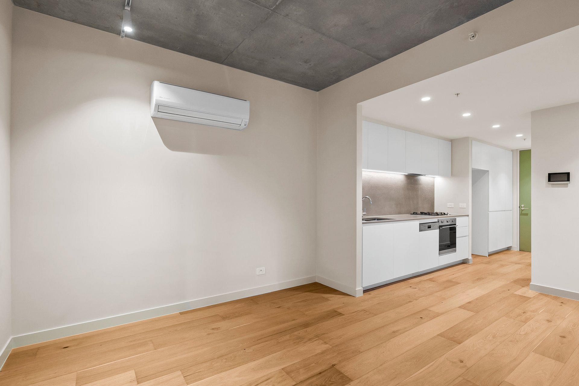 Property Gallery Thumbnail 3