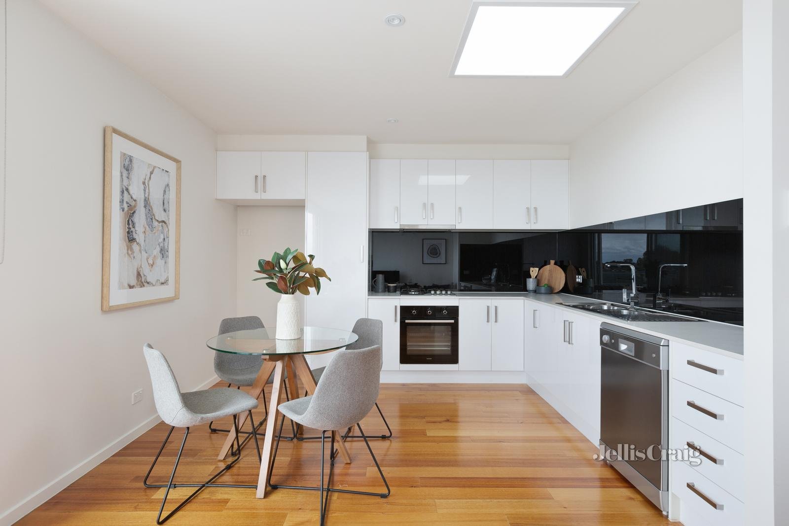 301/633 Centre Road, Bentleigh East image 5