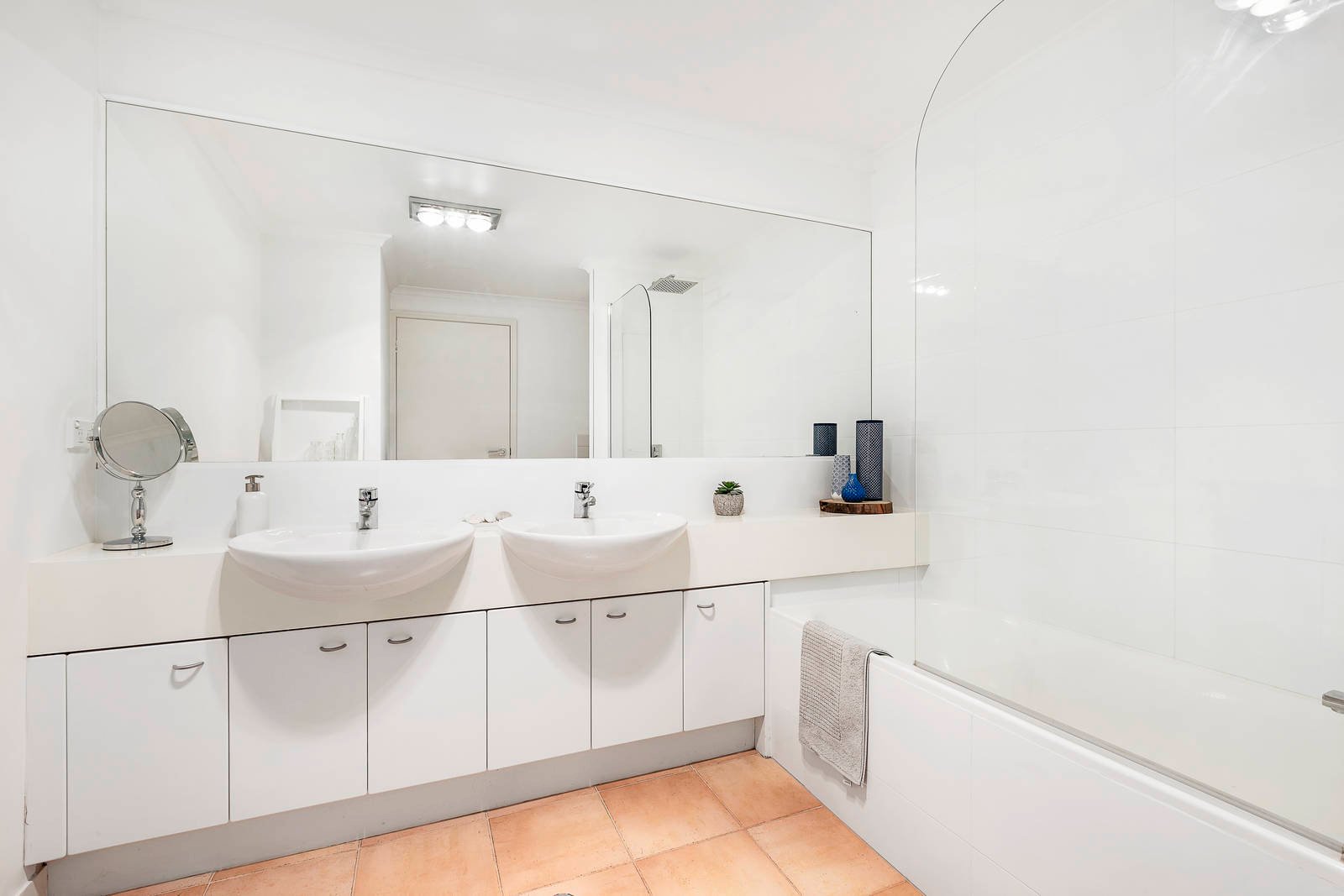Property Gallery Thumbnail 4