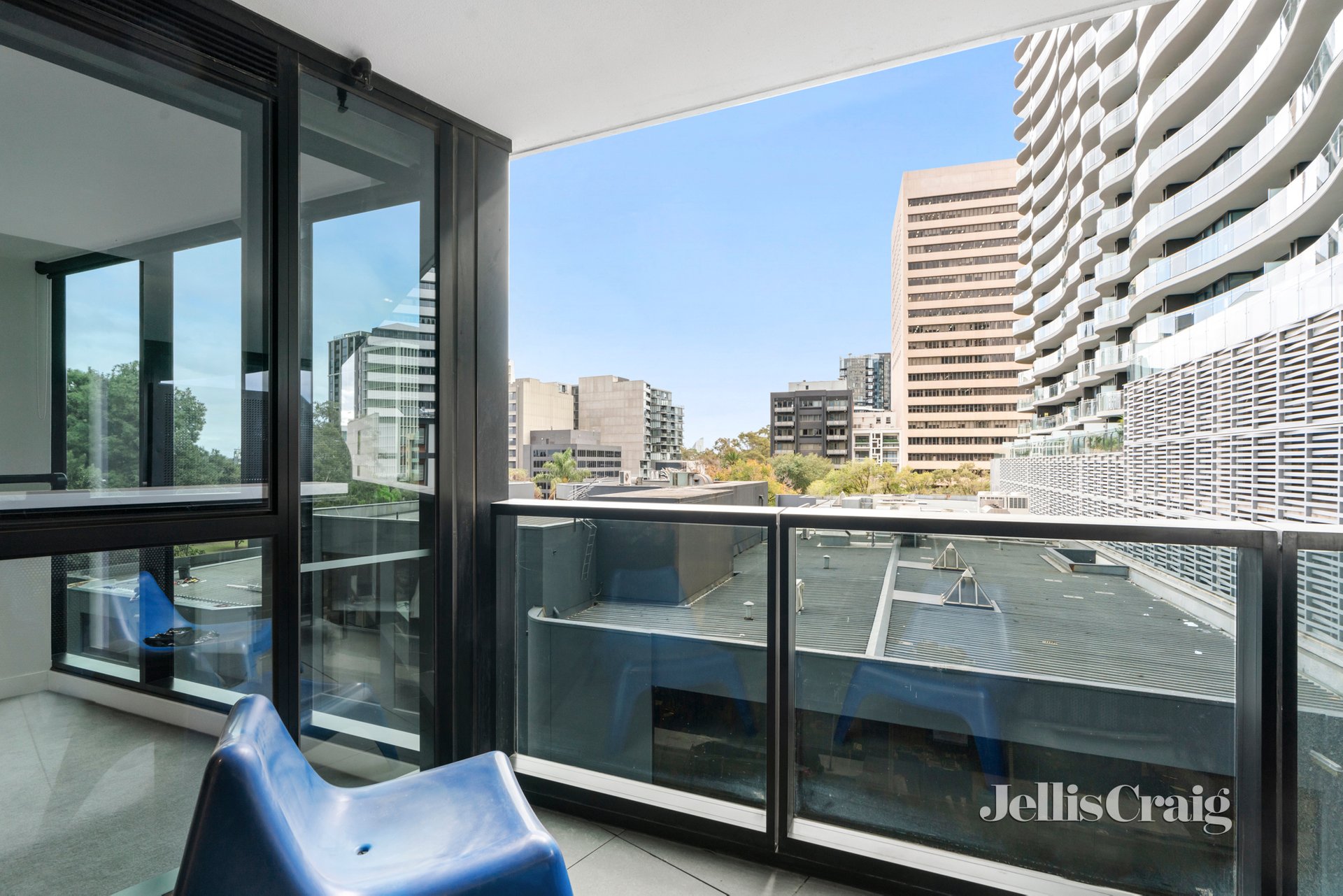 301/8 Bowen Cres, Melbourne image 7