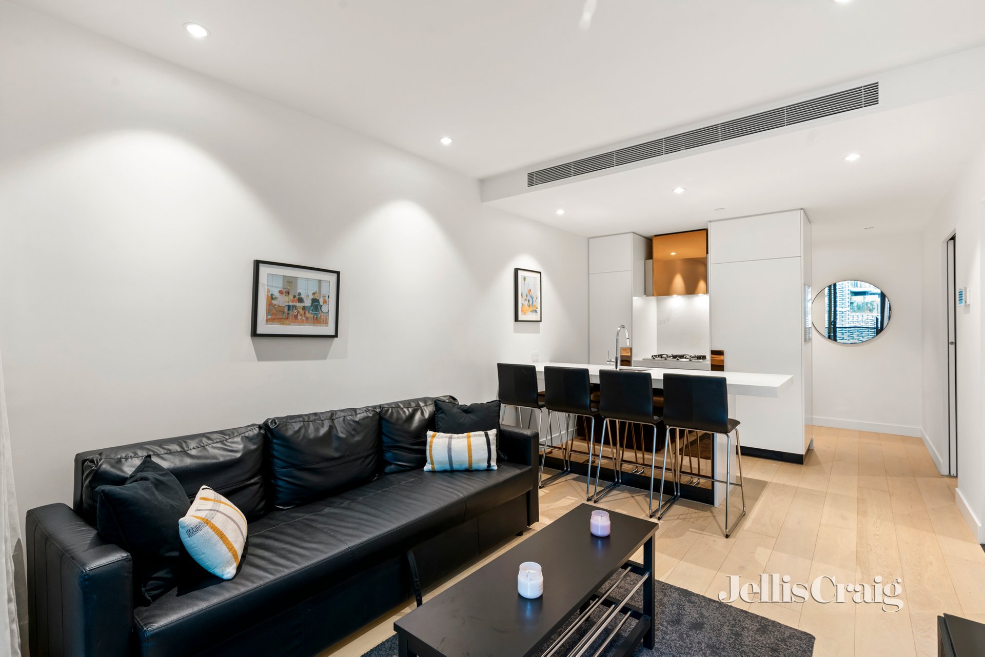 301/8 Bowen Cres, Melbourne image 2