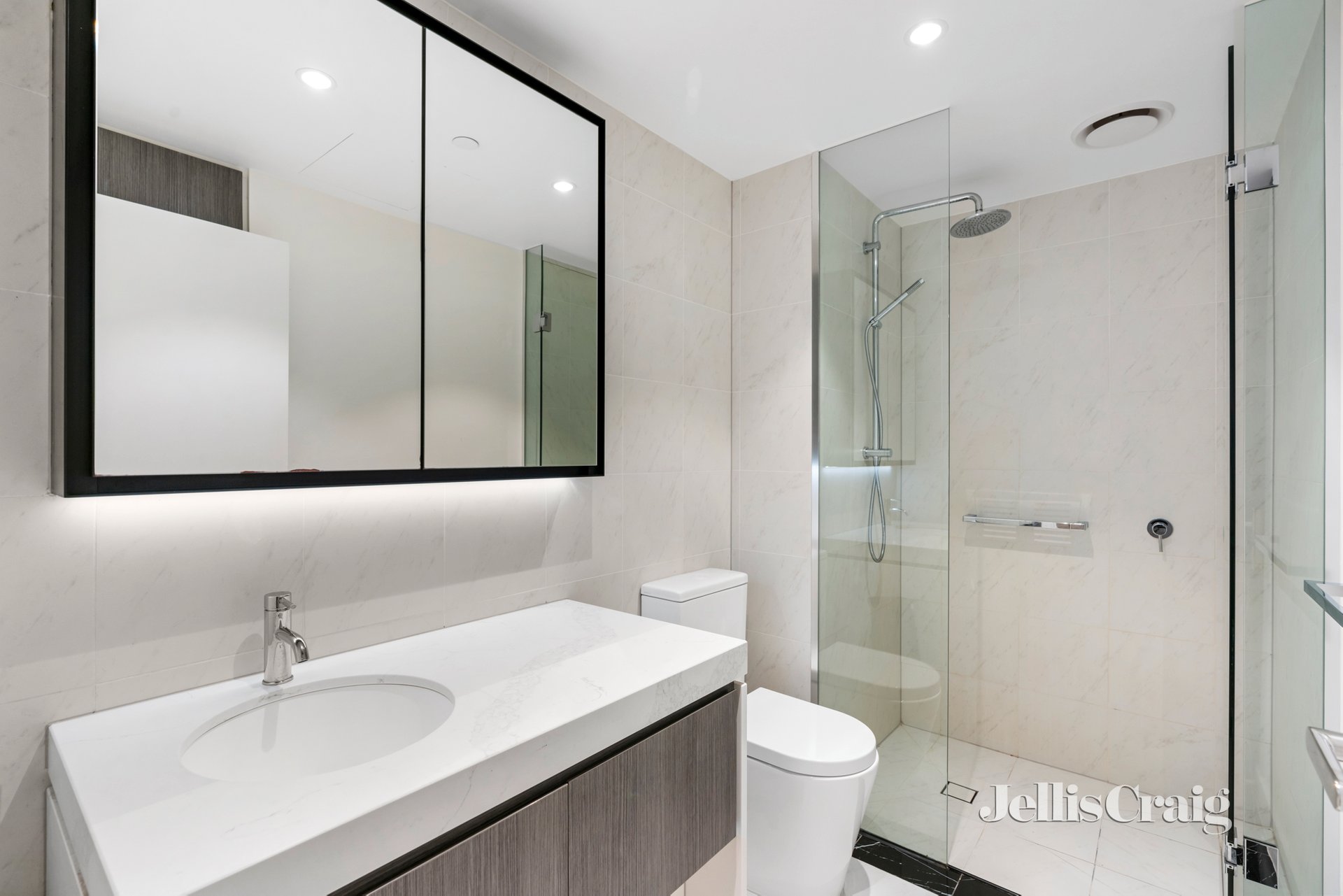 301/8 Bowen Cres, Melbourne image 6