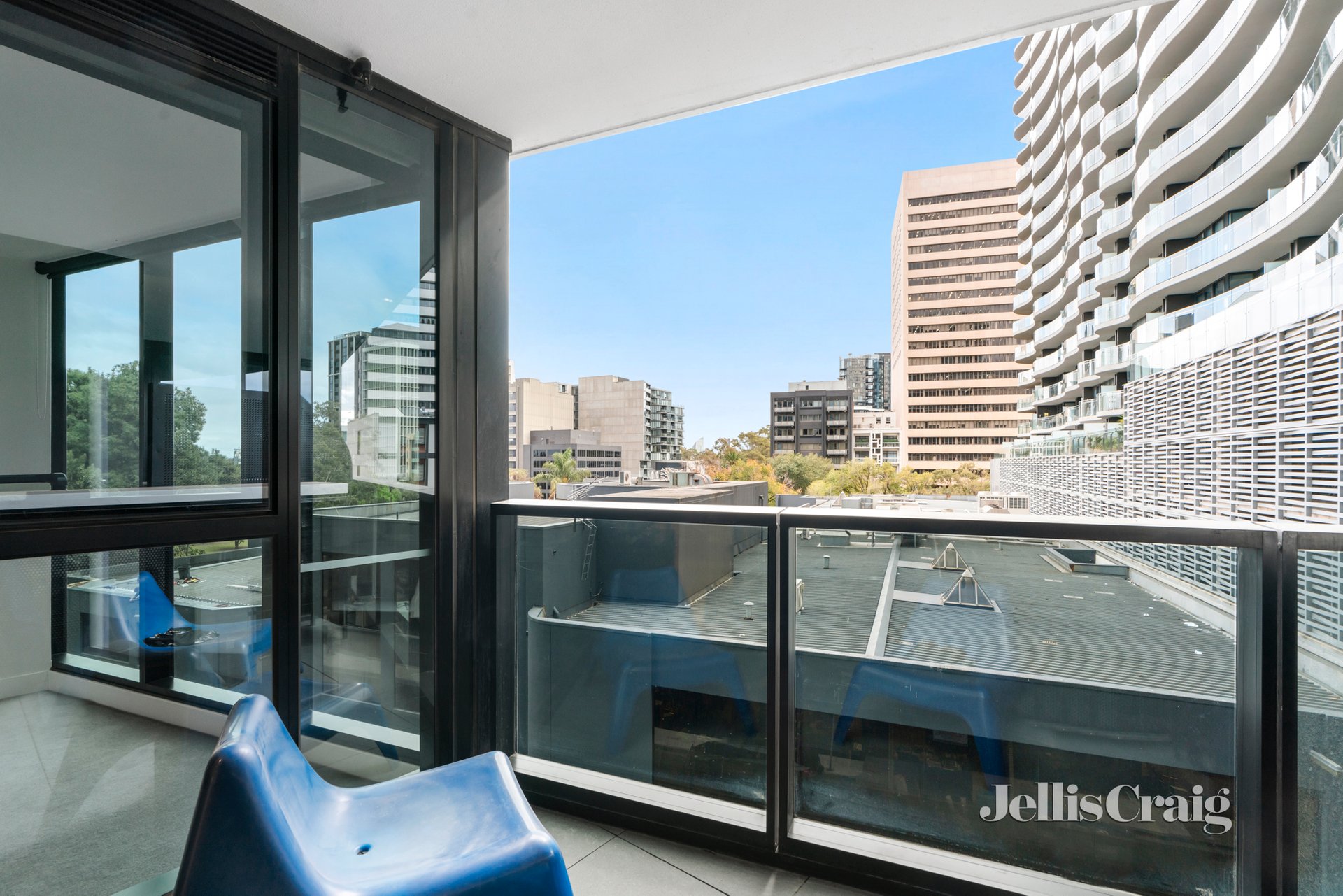 301/8 Bowen Cres, Melbourne image 7