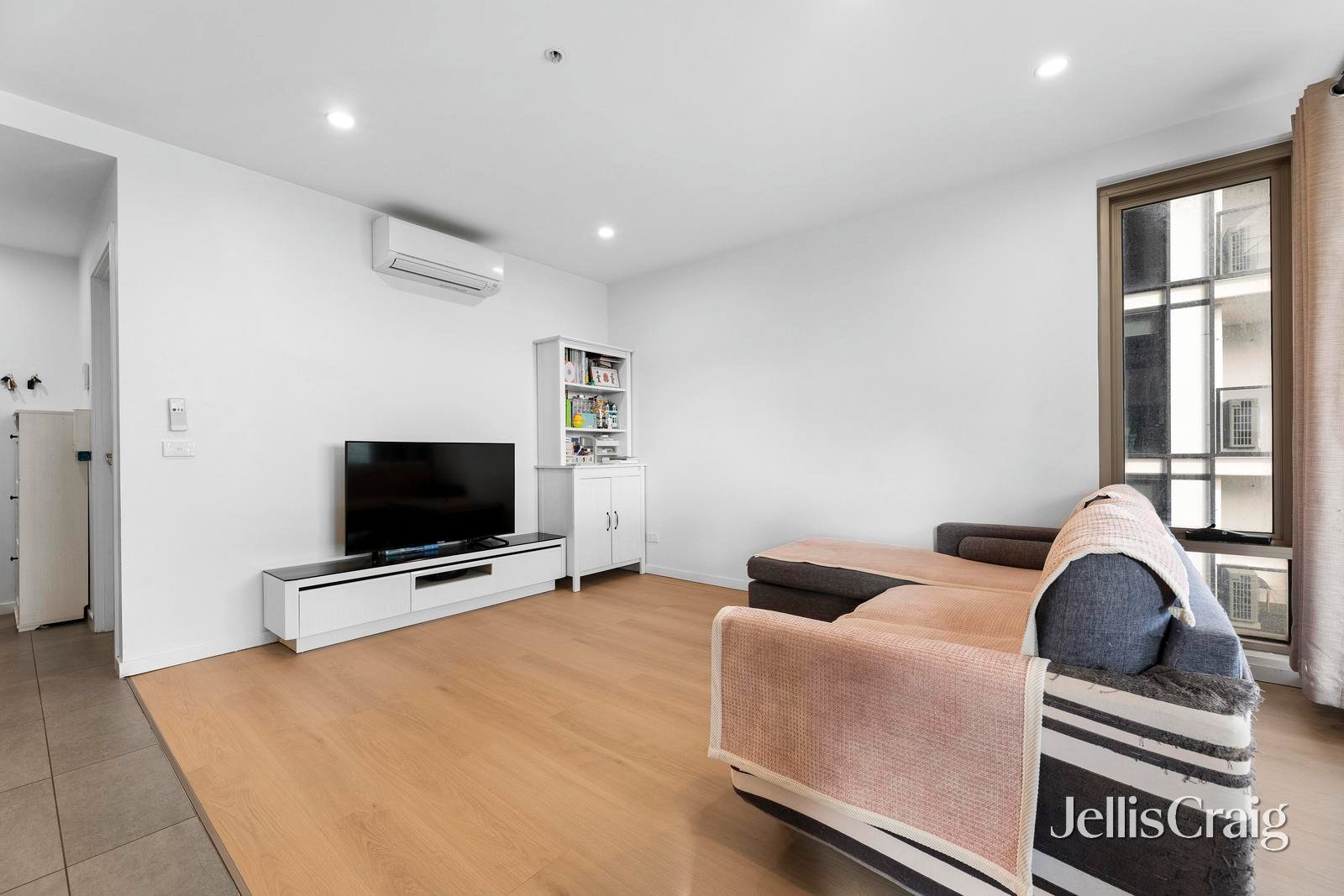 301/8 Wellington Road, Box&nbsp;Hill image 4