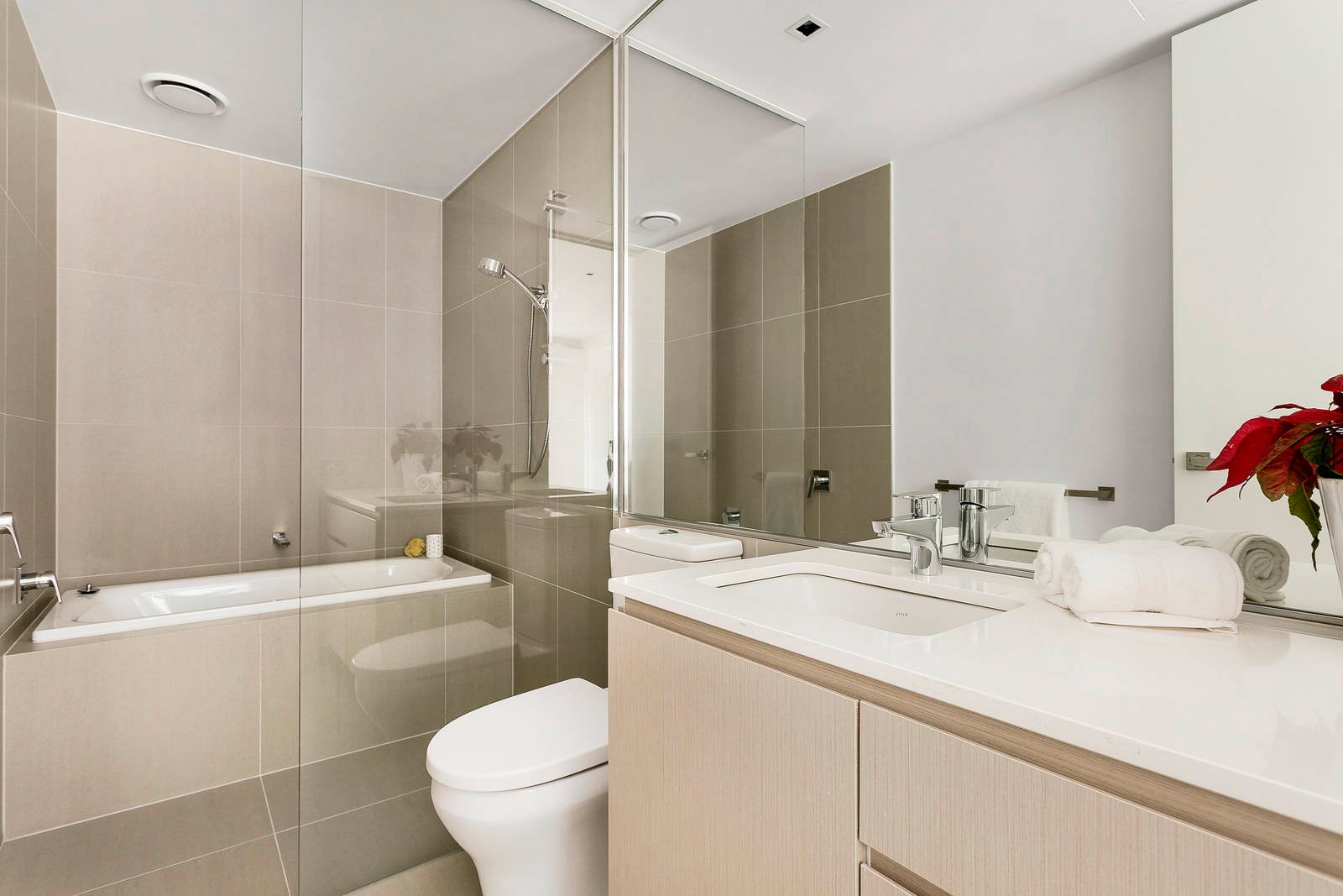 Property Gallery Thumbnail 6