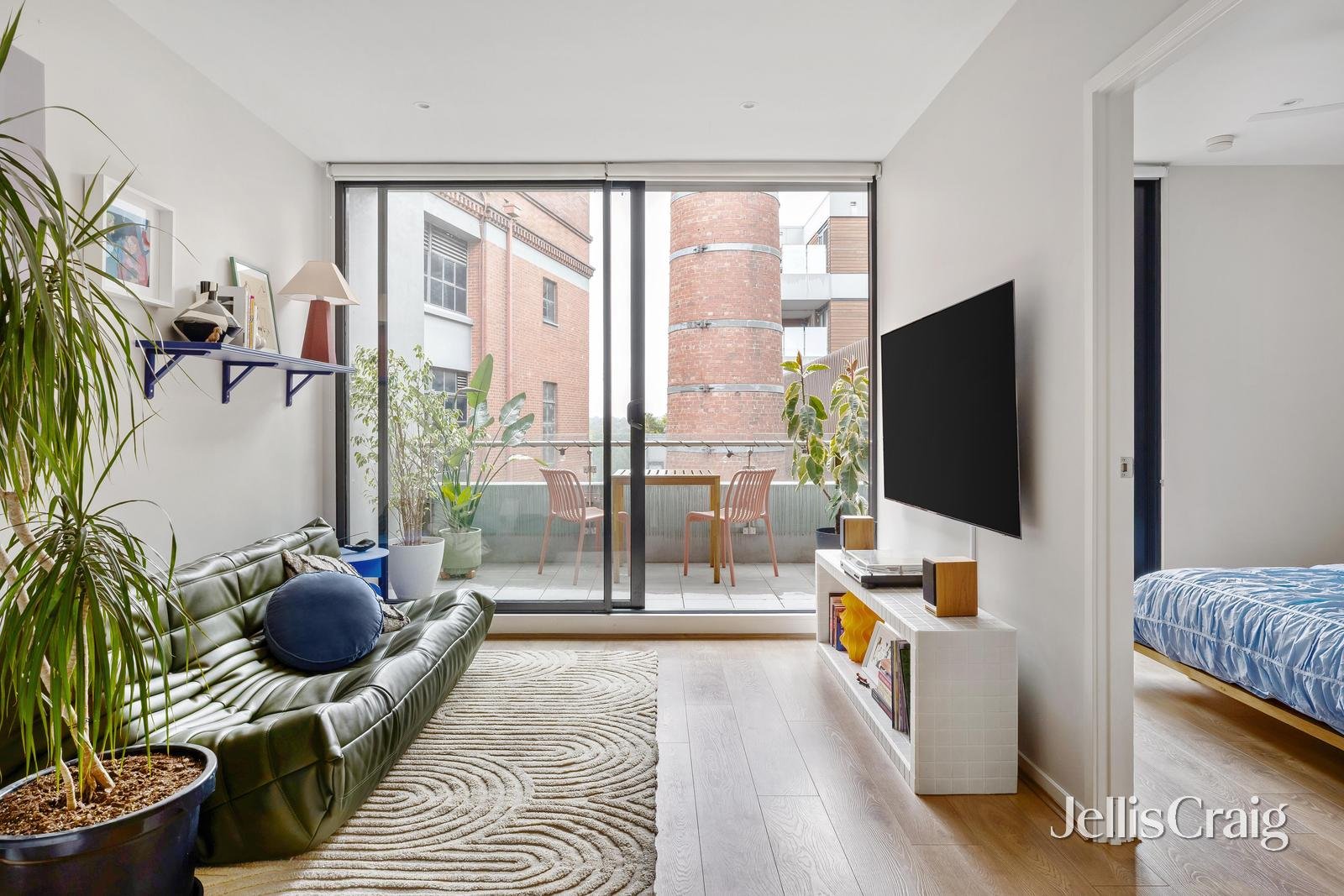 301/88 Trenerry Crescent, Abbotsford image 1