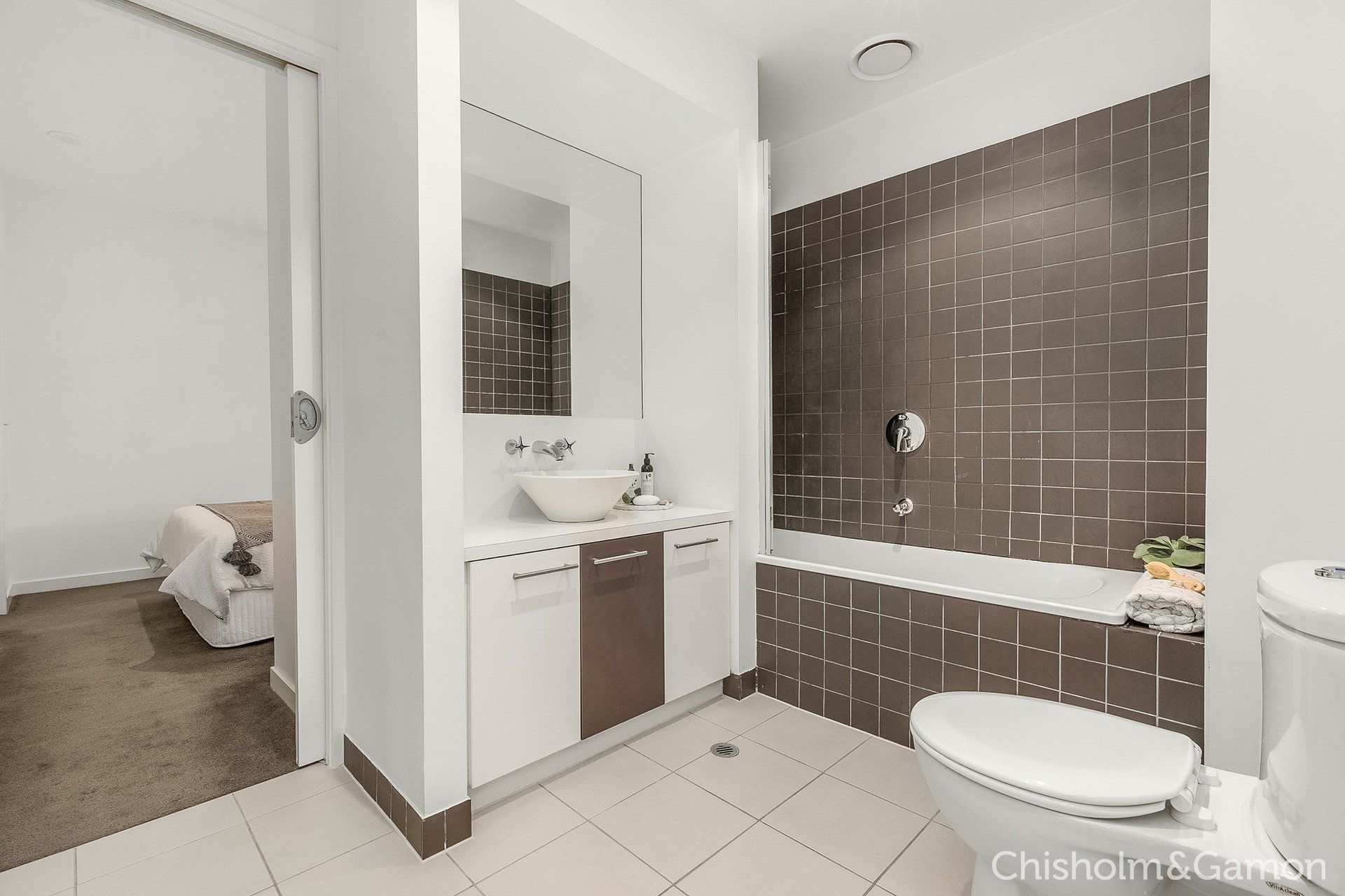 301/99 Nott Street, Port Melbourne image 7