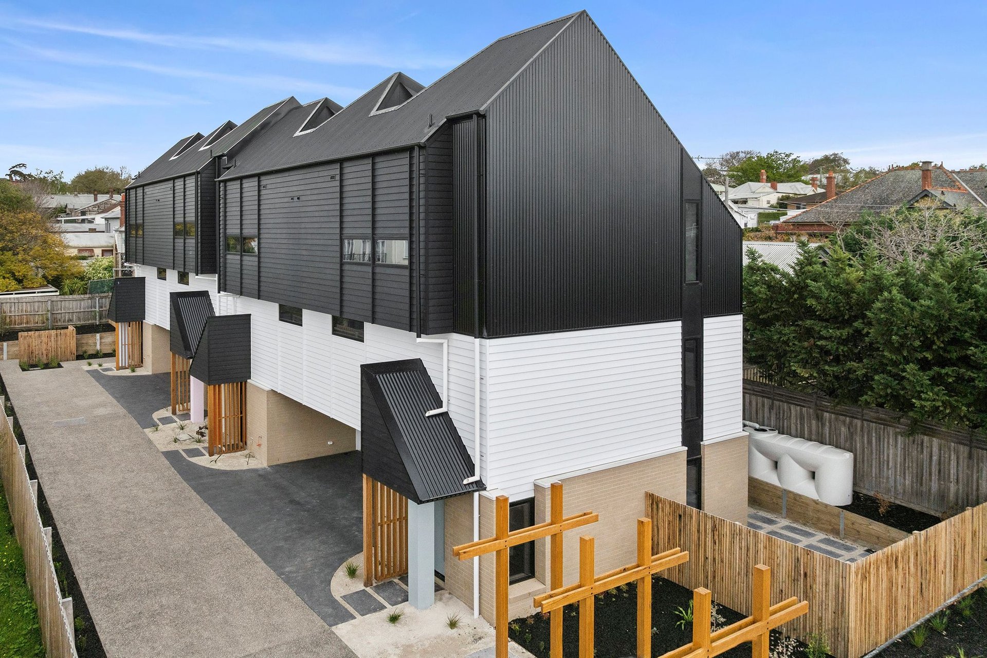 302 Latrobe Terrace, Newtown image 2