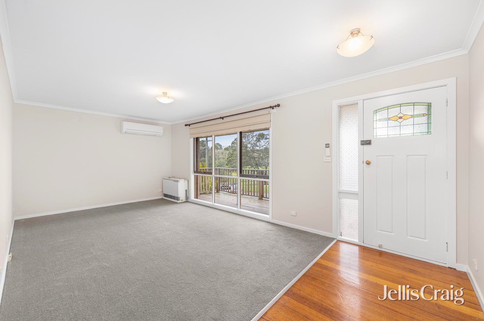 302 Otway Street South, Canadian image 5