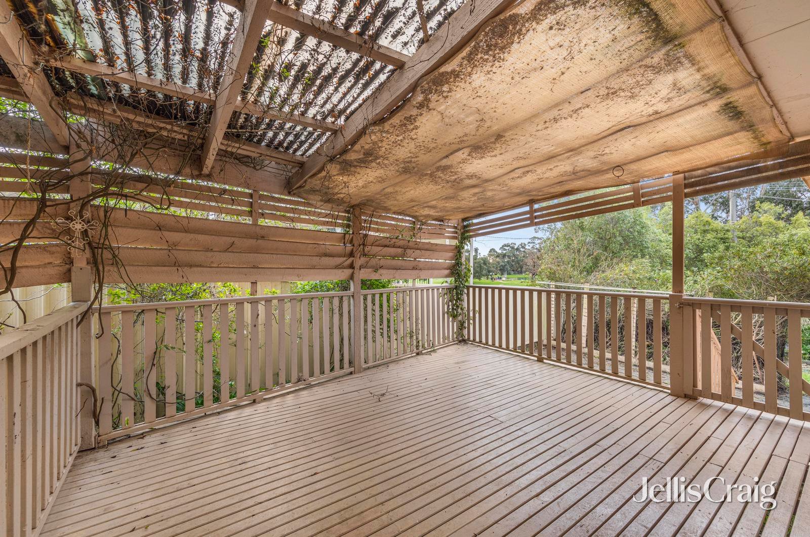 302 Otway Street South, Canadian image 10