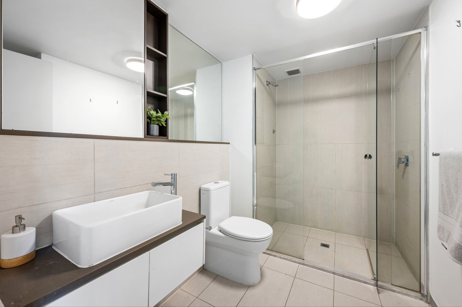 Property Gallery Thumbnail 9
