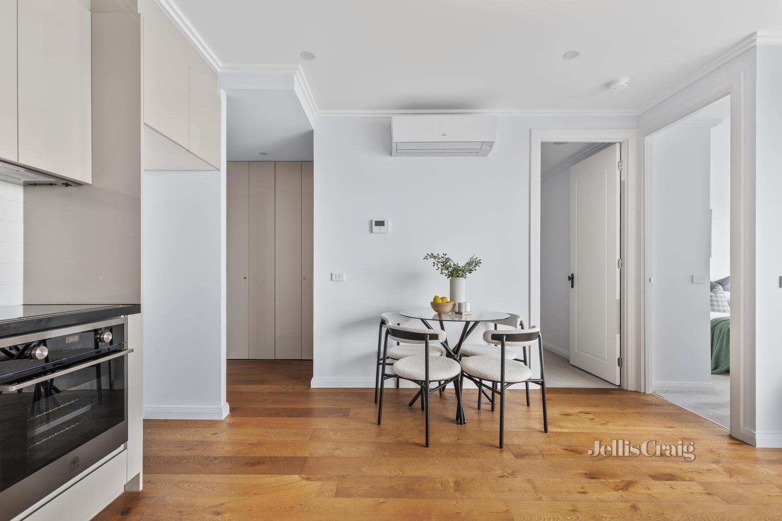 302/105 Upper Heidelberg Road, Ivanhoe image 2
