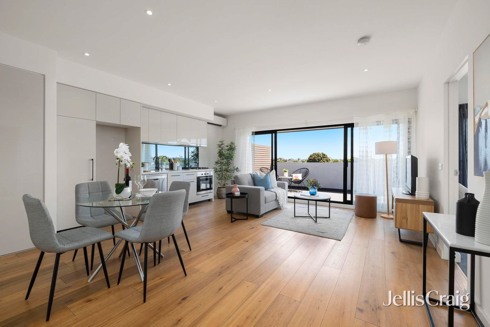 302/144 McKinnon Road, Mckinnon image 1