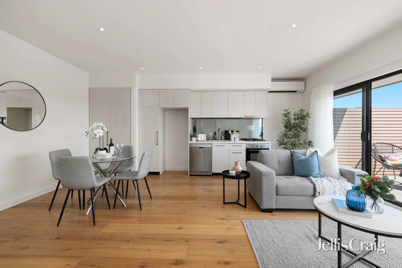 302/144 McKinnon Road, Mckinnon image 3