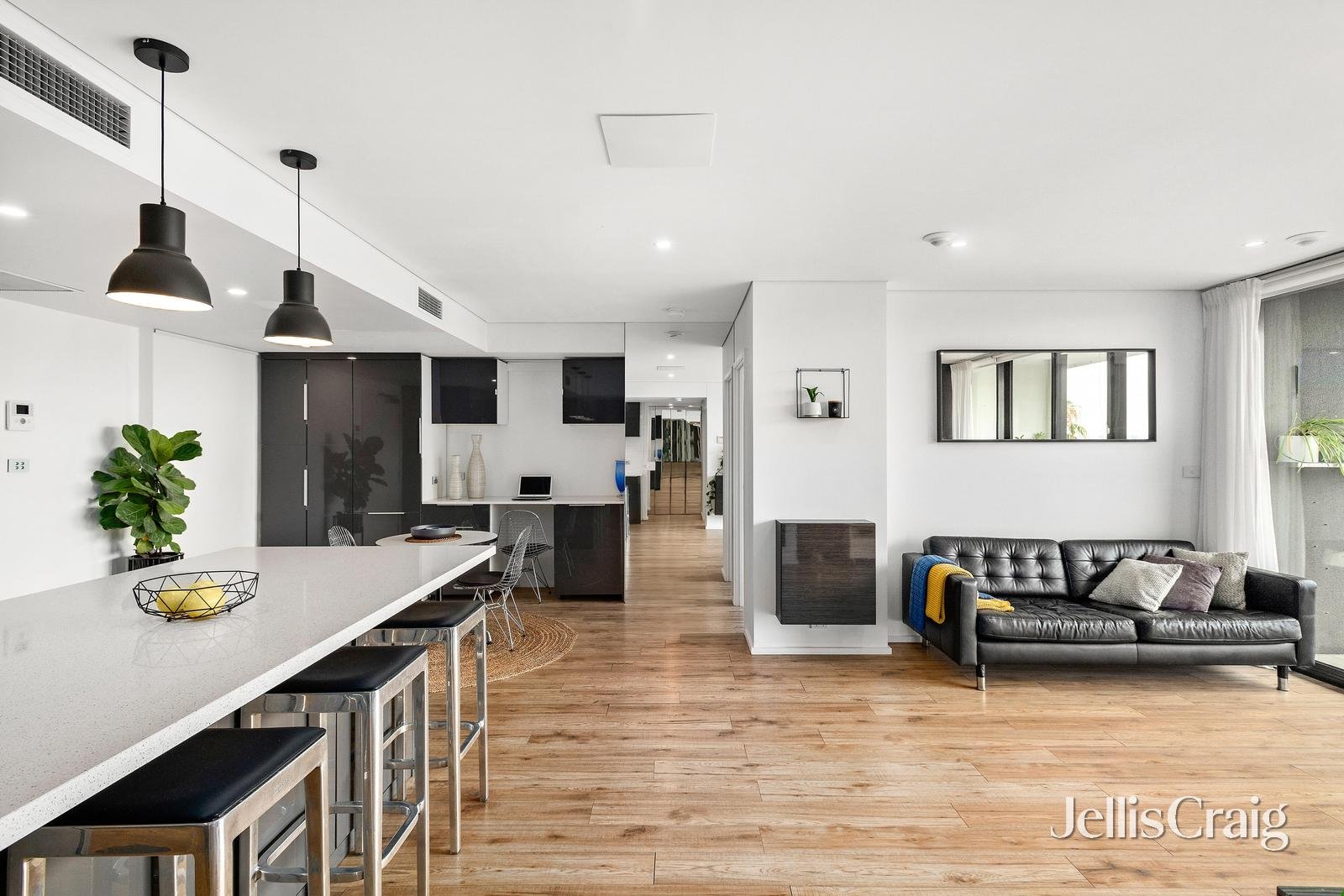 302/159 Beach Street, Port&nbsp;Melbourne image 3