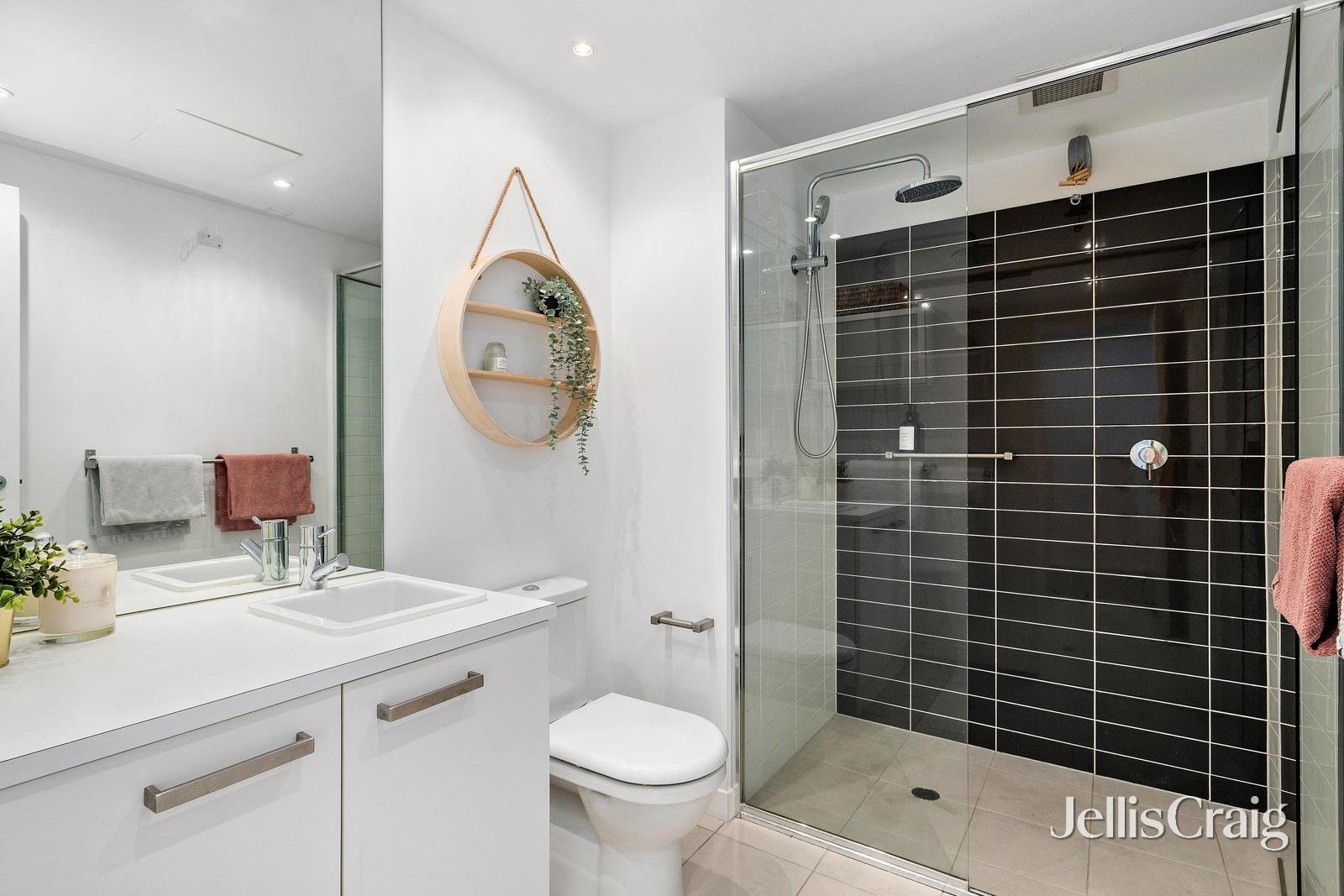 302/159 Beach Street, Port&nbsp;Melbourne image 9