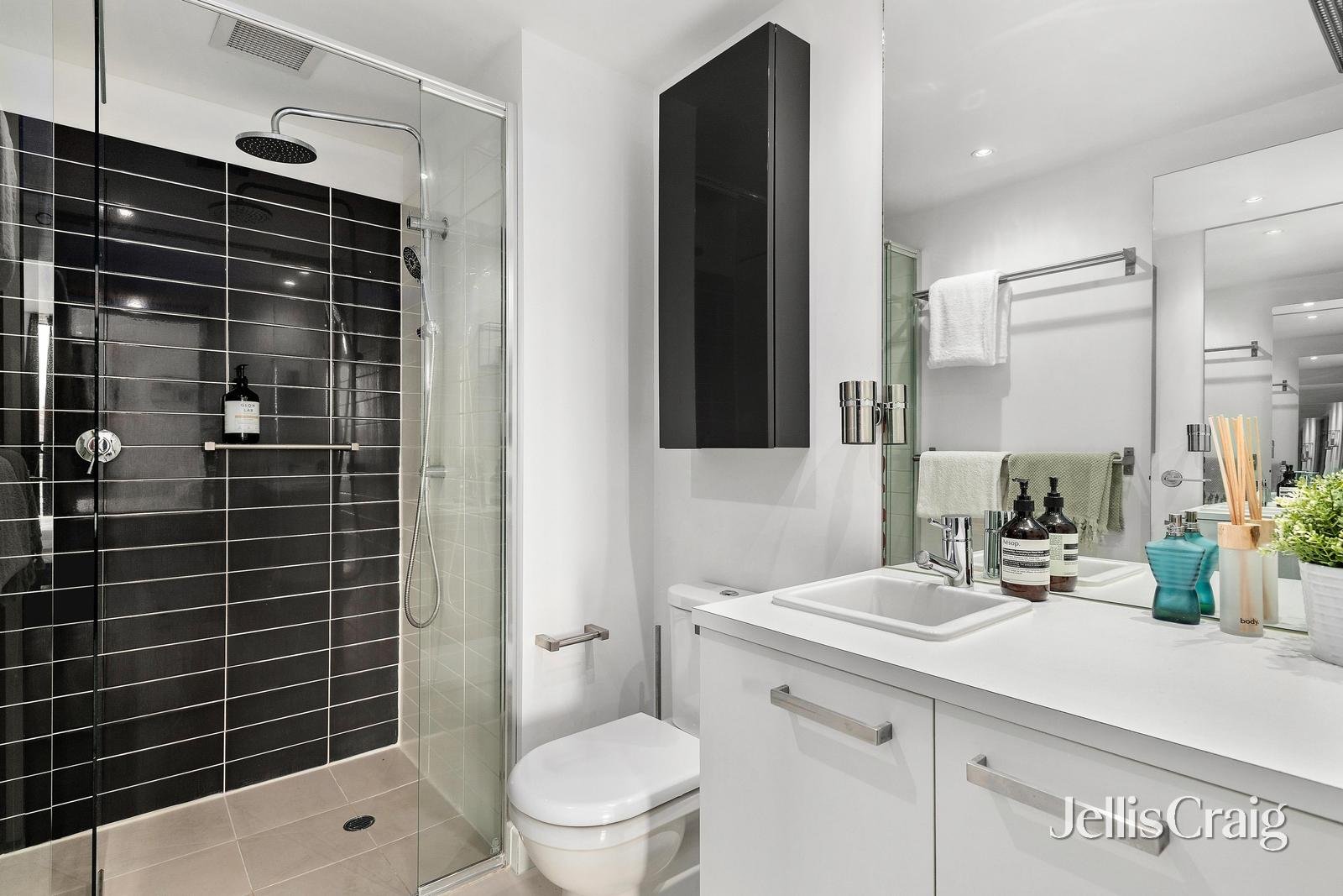 302/159 Beach Street, Port&nbsp;Melbourne image 11