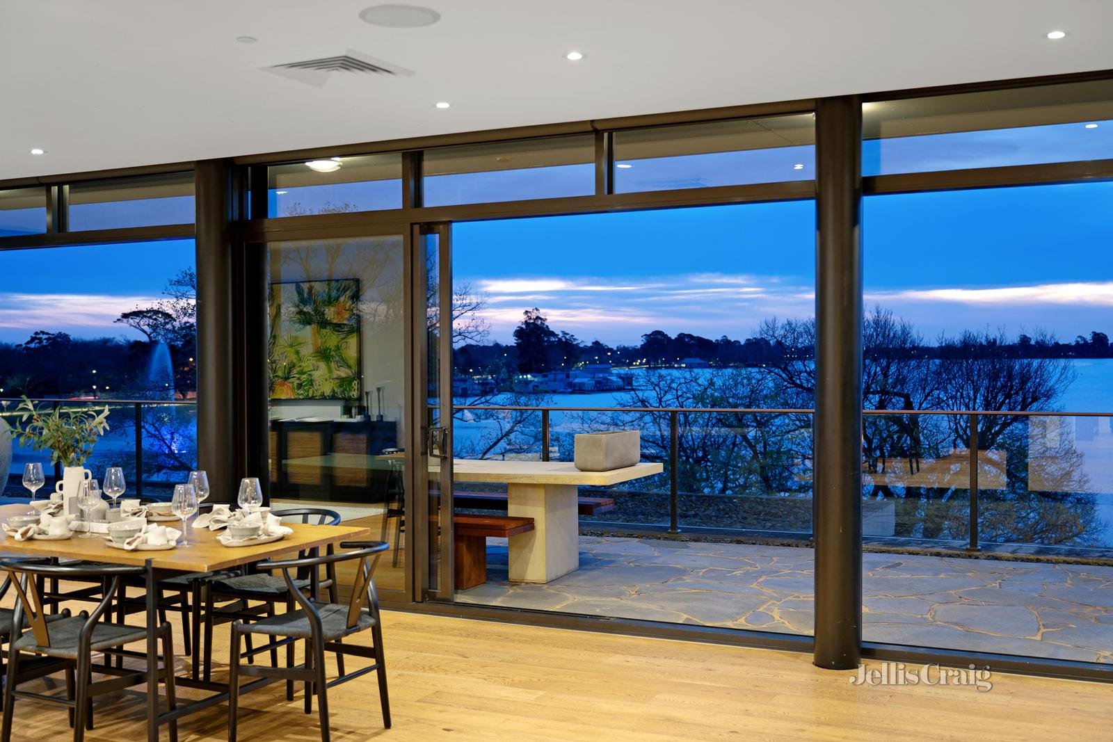 302/18-22 Wendouree Parade, Lake Wendouree image 5