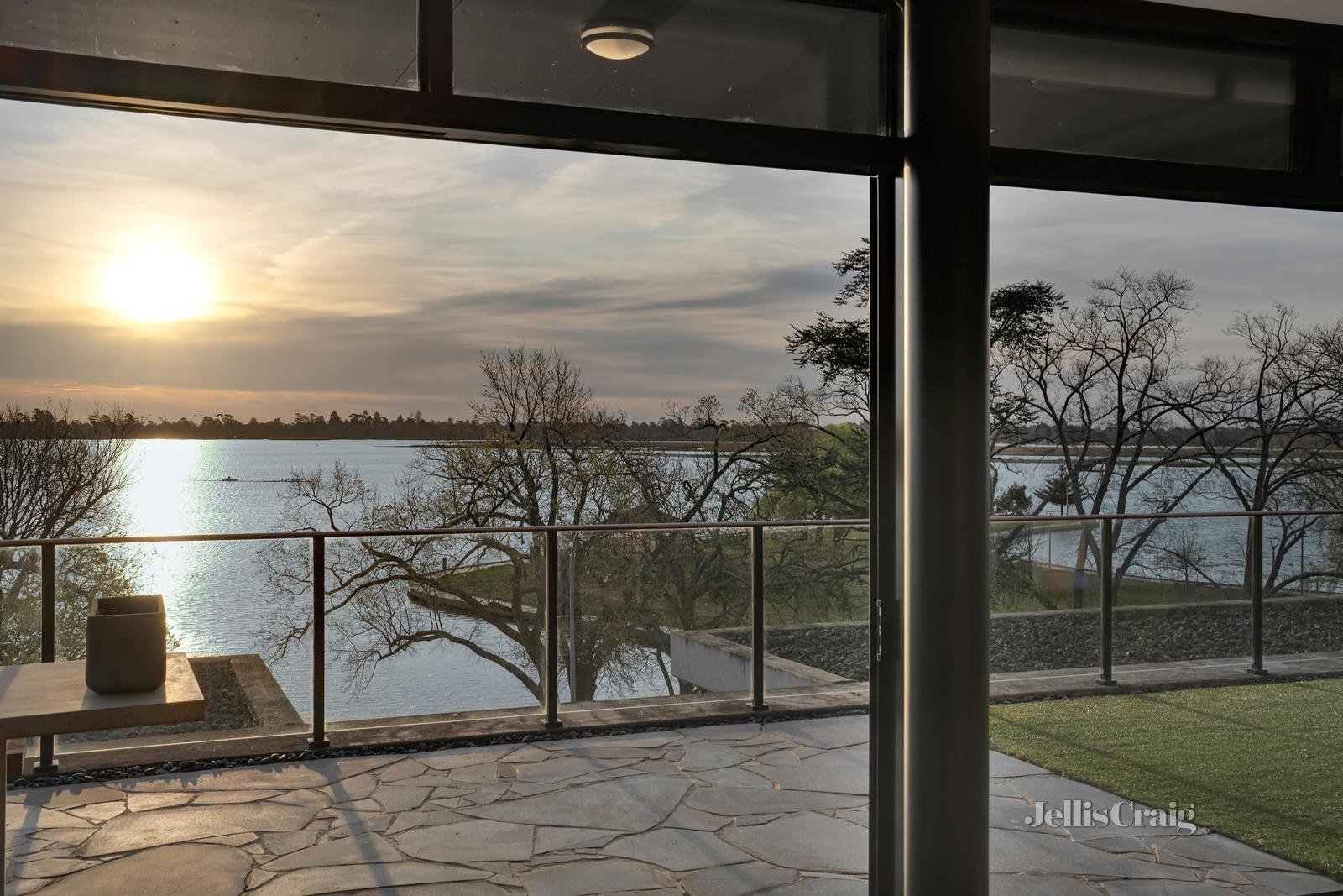 302/18-22 Wendouree Parade, Lake Wendouree image 19