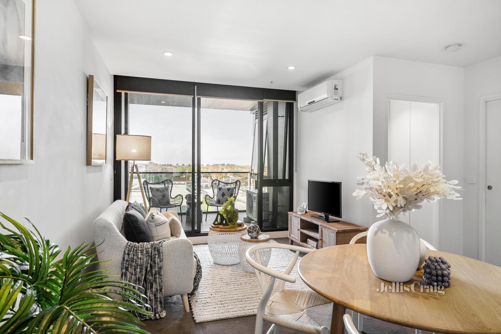 302/19-21 Hanover Street, Oakleigh image 4