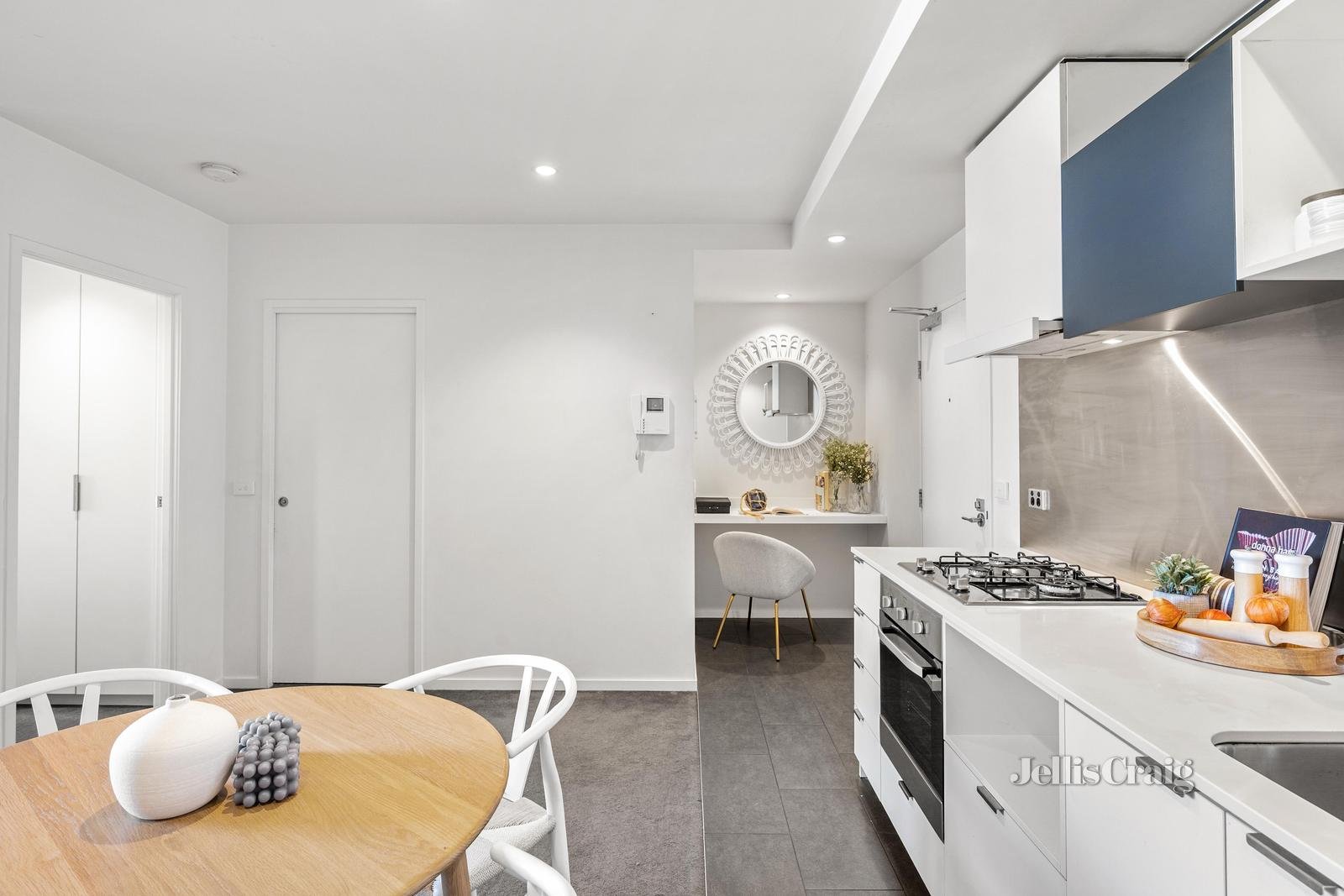 302/19-21 Hanover Street, Oakleigh image 7
