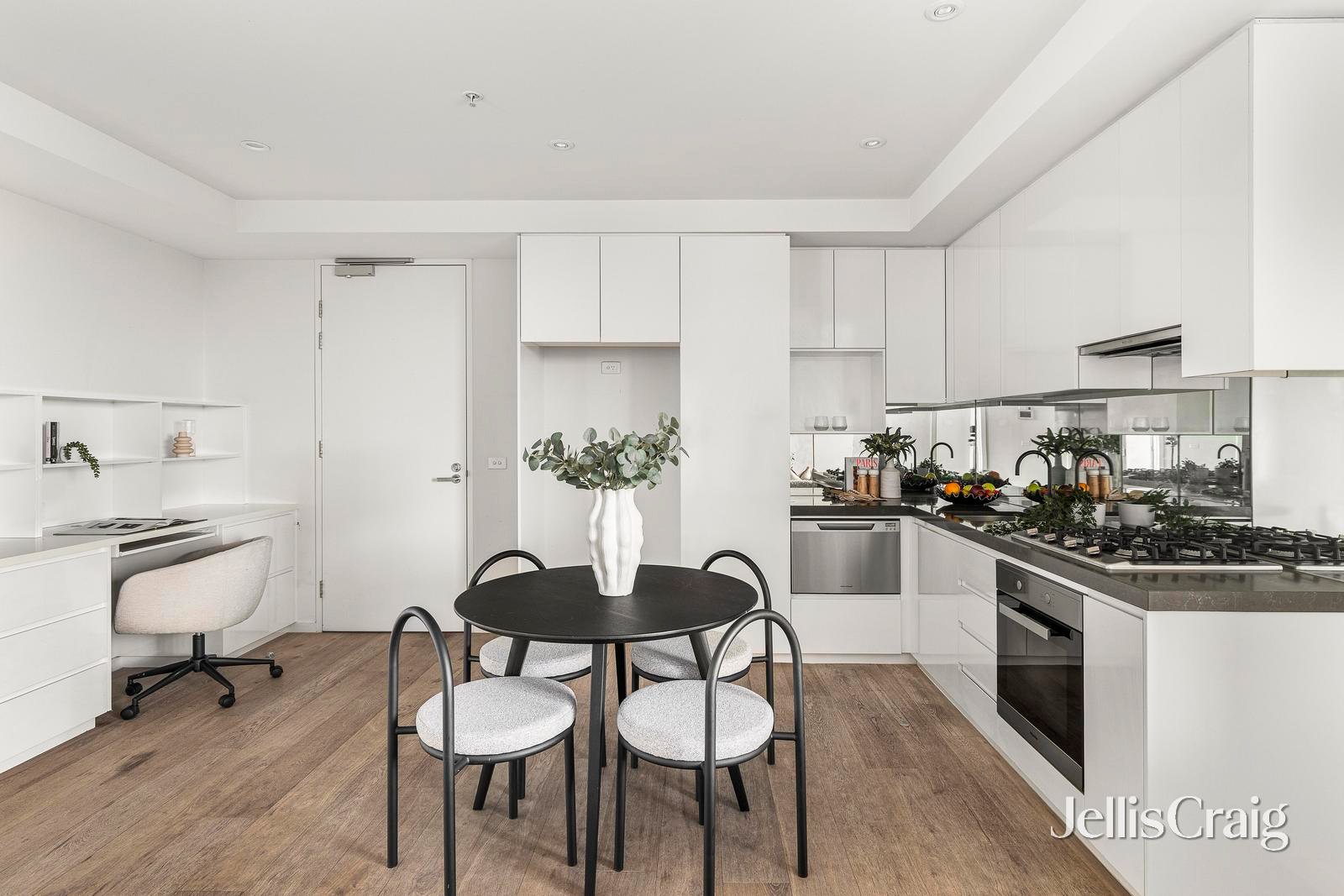302/2 Moonering Drive, Coburg image 2