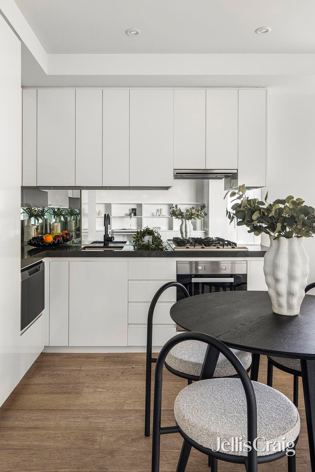 302/2 Moonering Drive, Coburg image 3