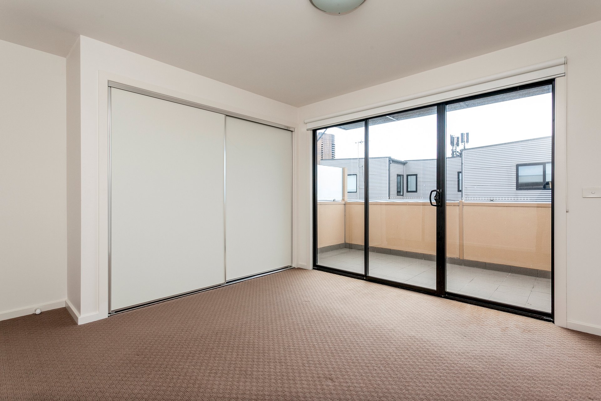 Property Gallery Thumbnail 2