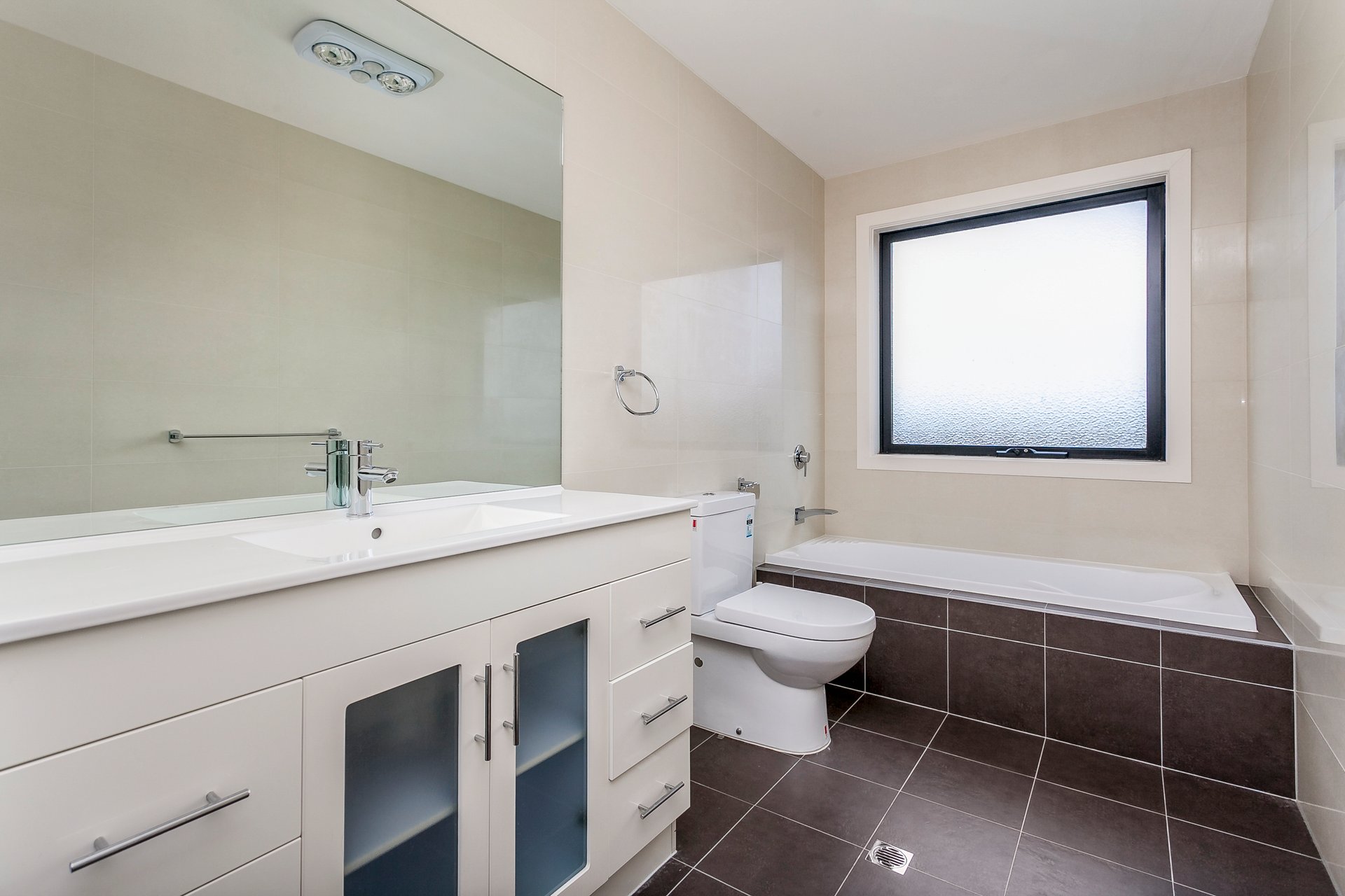 Property Gallery Thumbnail 3