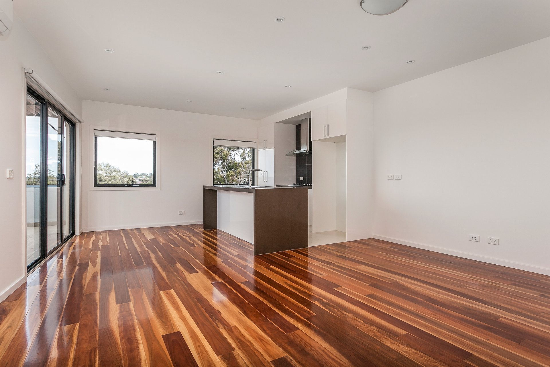 Property Gallery Thumbnail 5