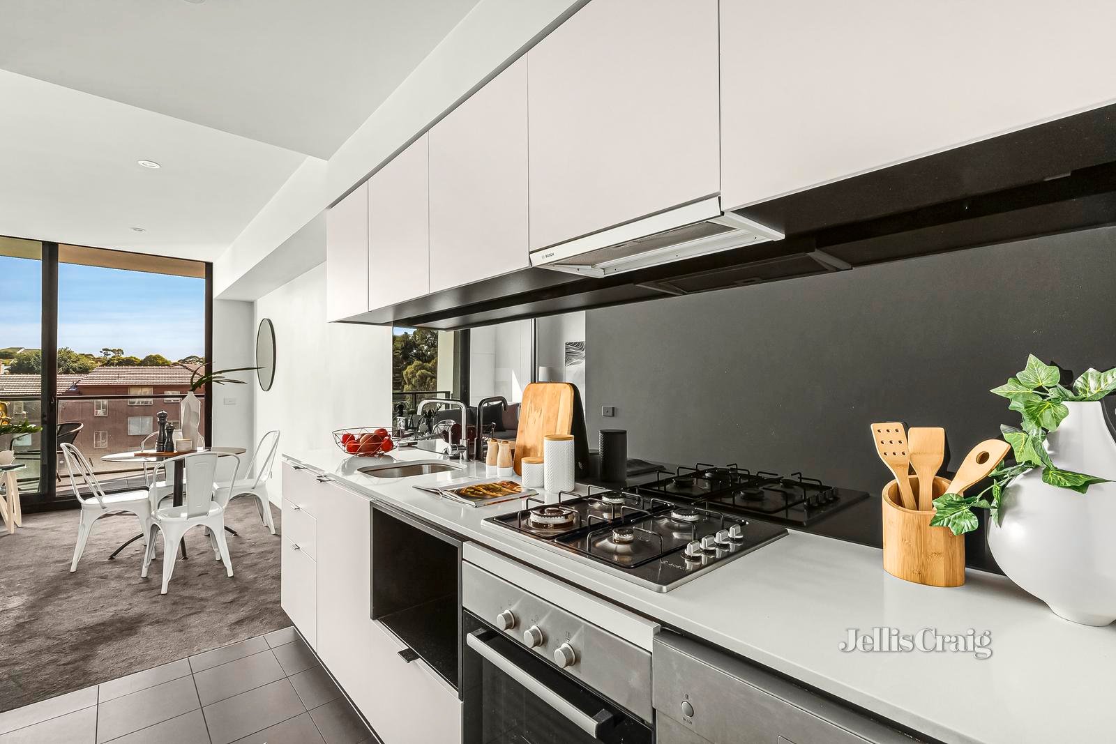302/255 Racecourse Road, Kensington image 2