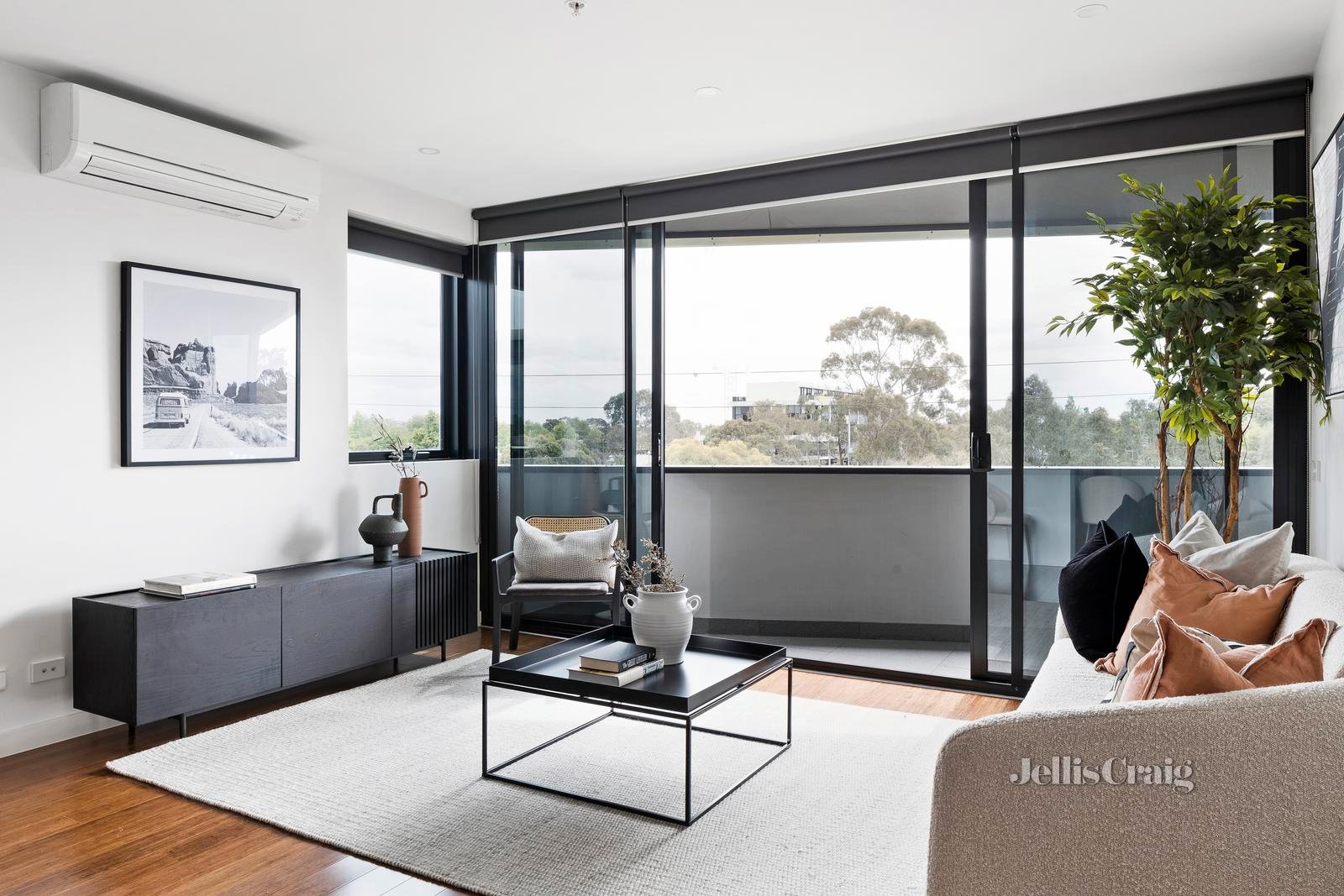 302/26 Merri Parade, Northcote image 2