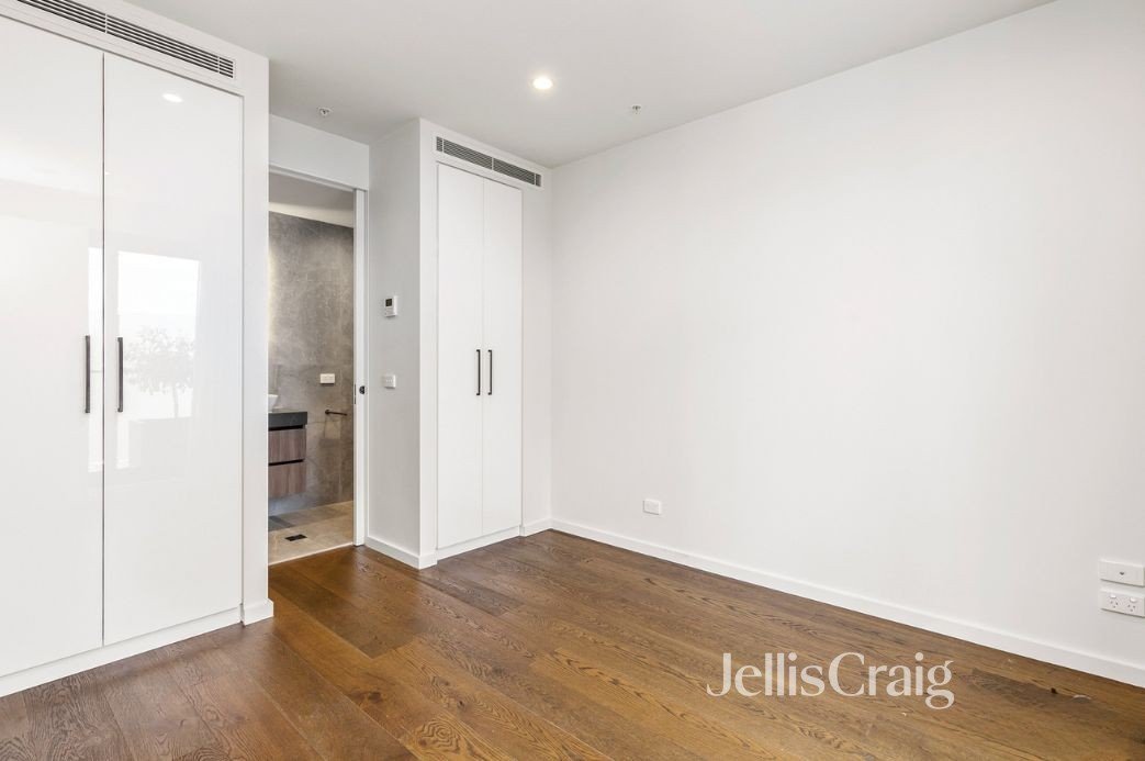 302/27 Aitken Street, Williamstown image 6