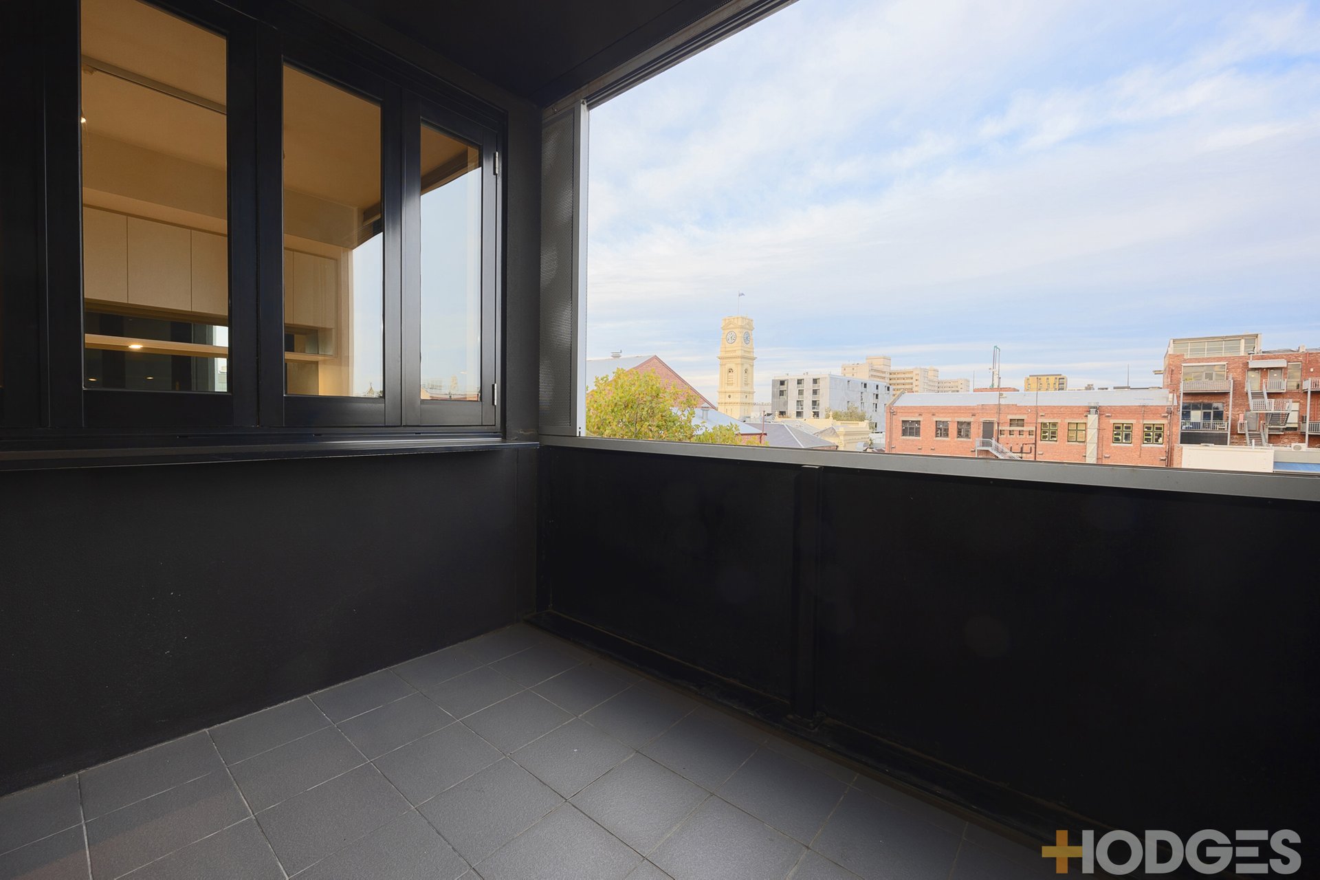 302 / 27 Macquarie Street PRAHRAN