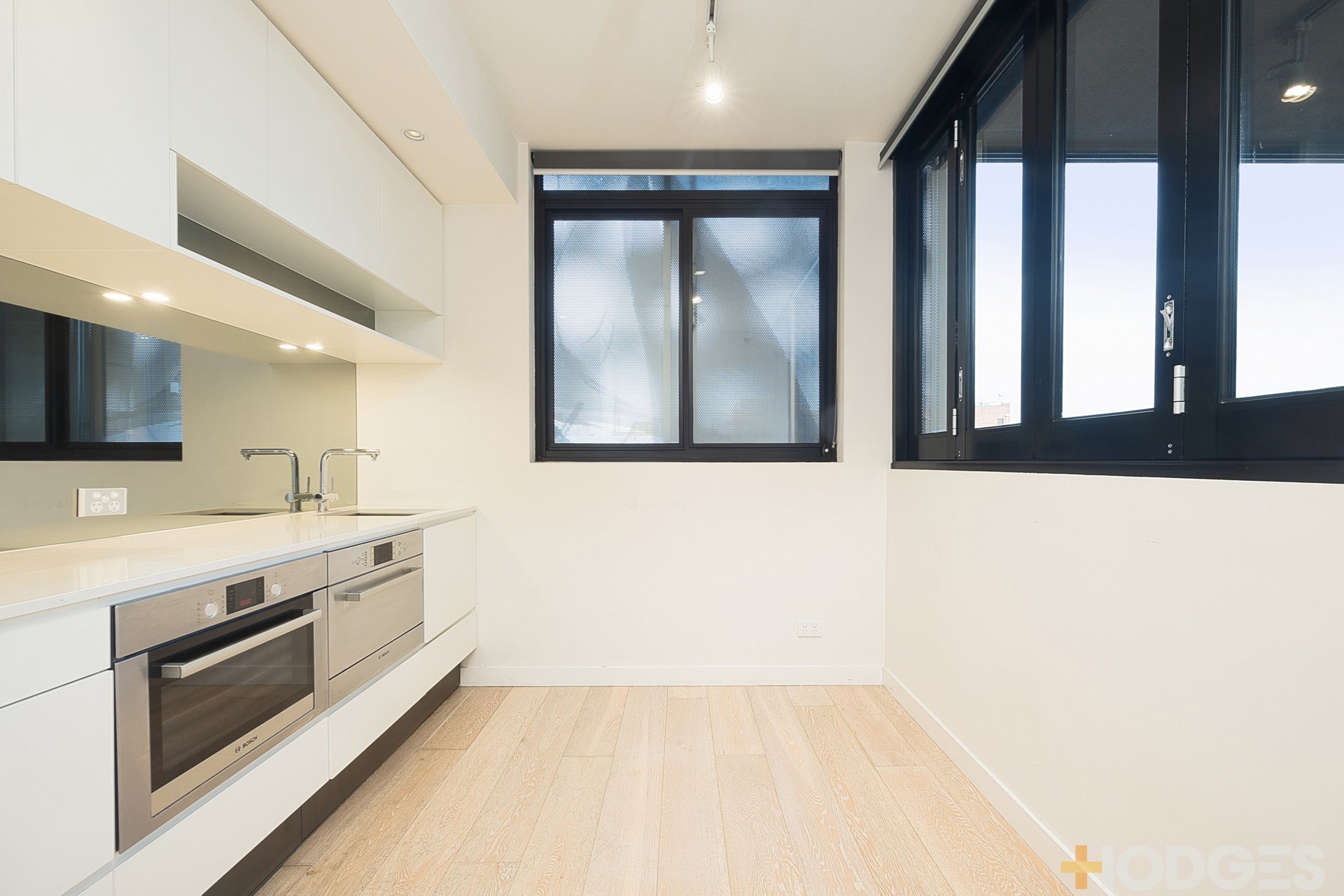 302 / 27 Macquarie Street PRAHRAN