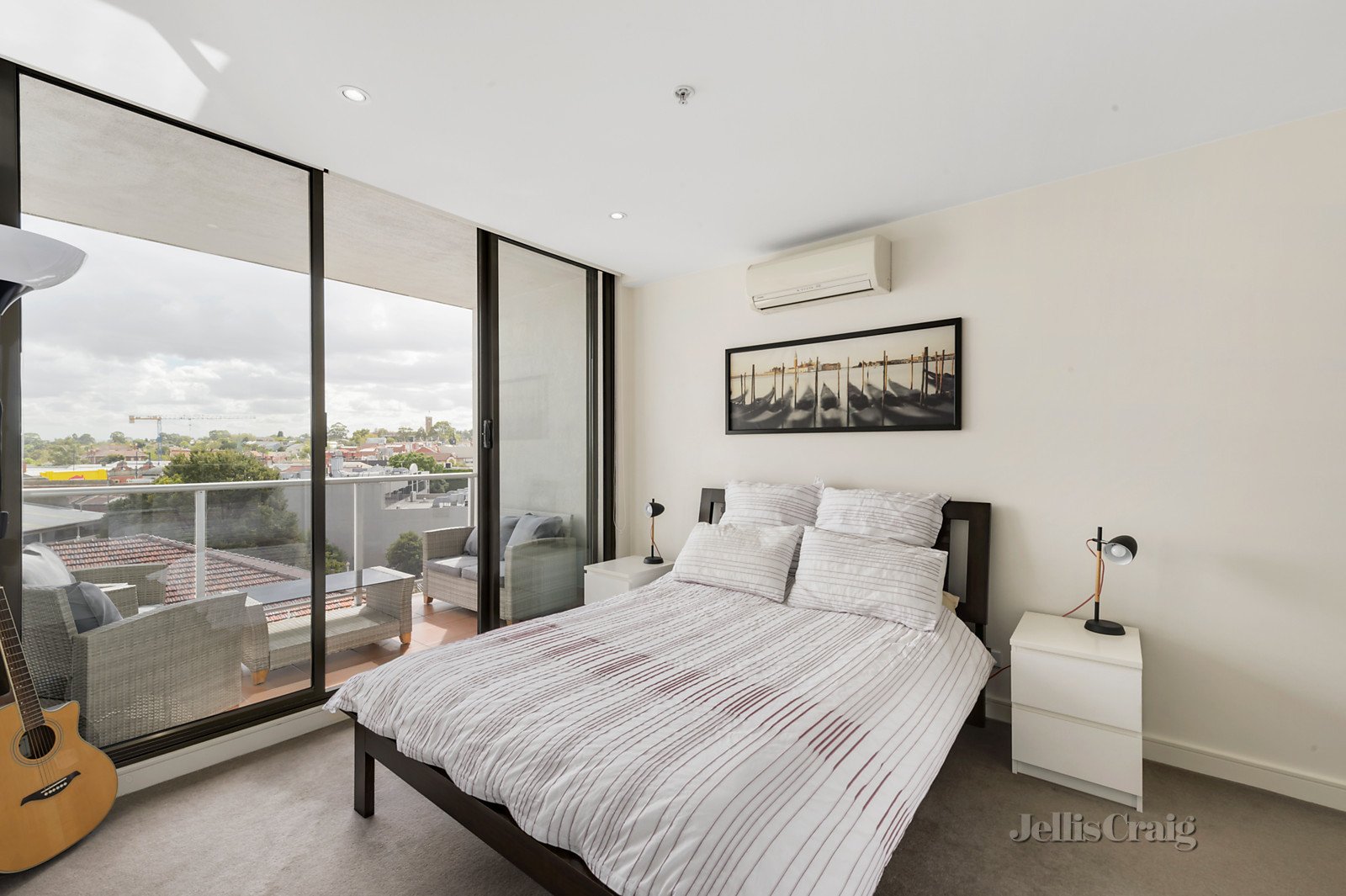 302/3 Kiernan Avenue, Ivanhoe image 4
