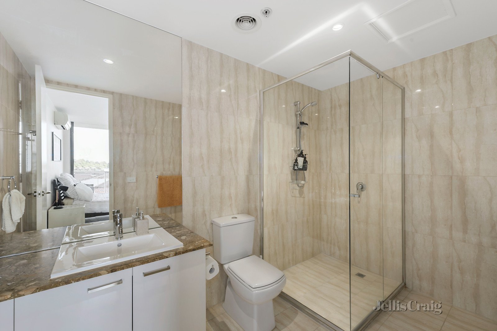 302/3 Kiernan Avenue, Ivanhoe image 5