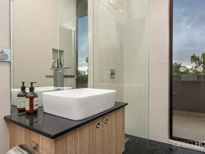 302/333 Ferrars Street, South&nbsp;Melbourne image 5