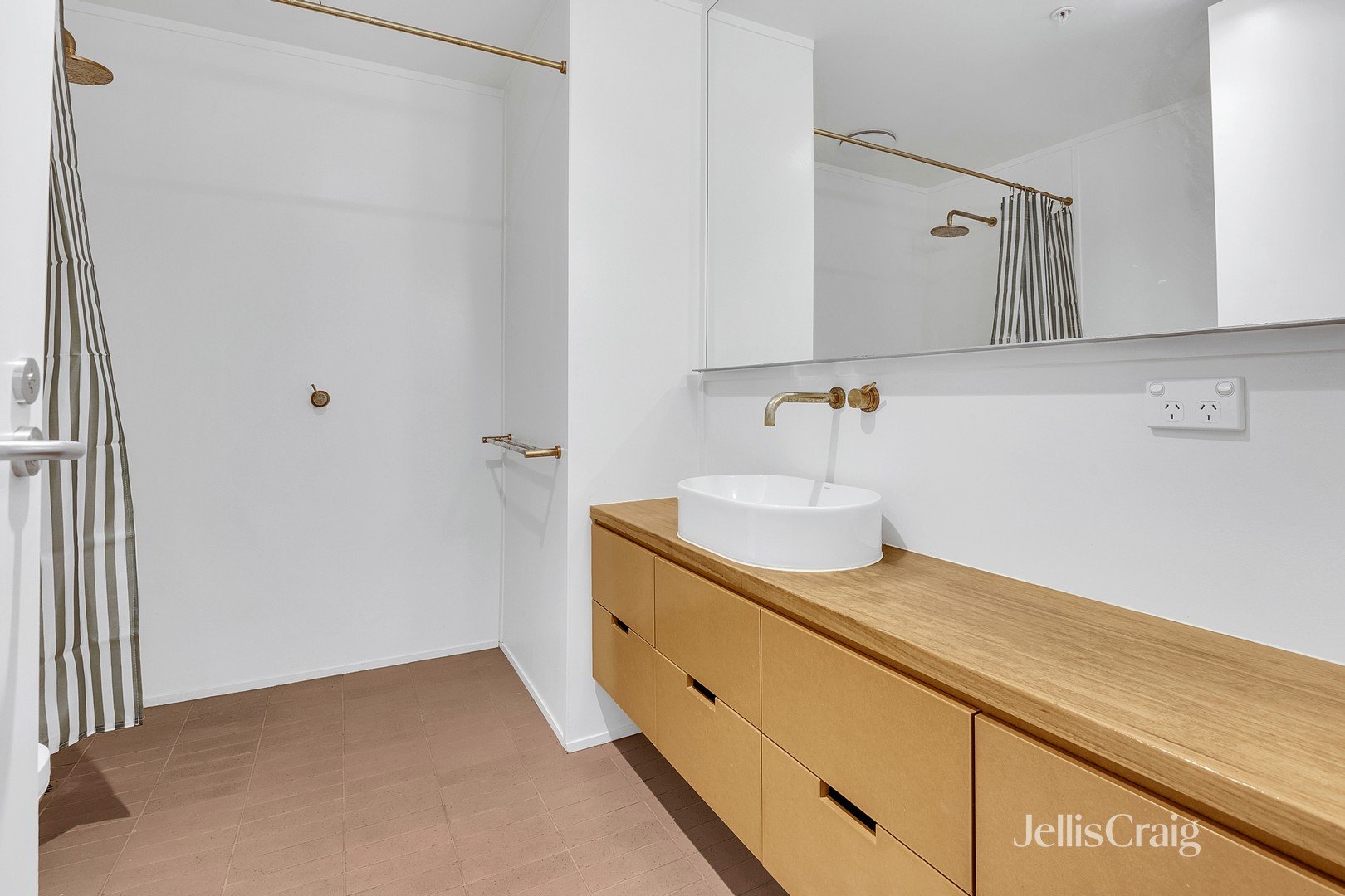 302/5 Ilhan Lane, Brunswick image 8