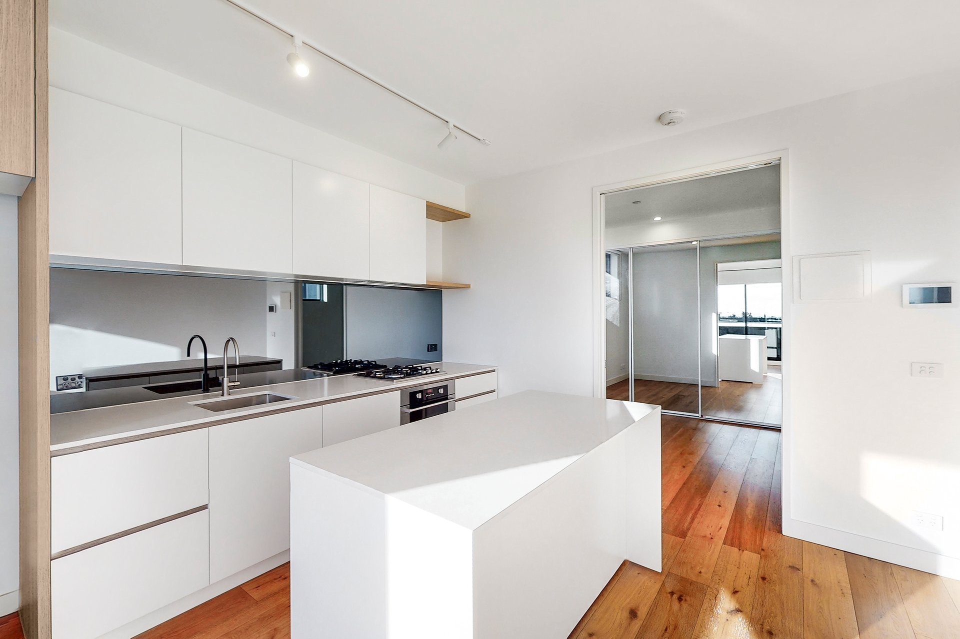 302/51 Browns Road, Bentleigh&nbsp;East image 3