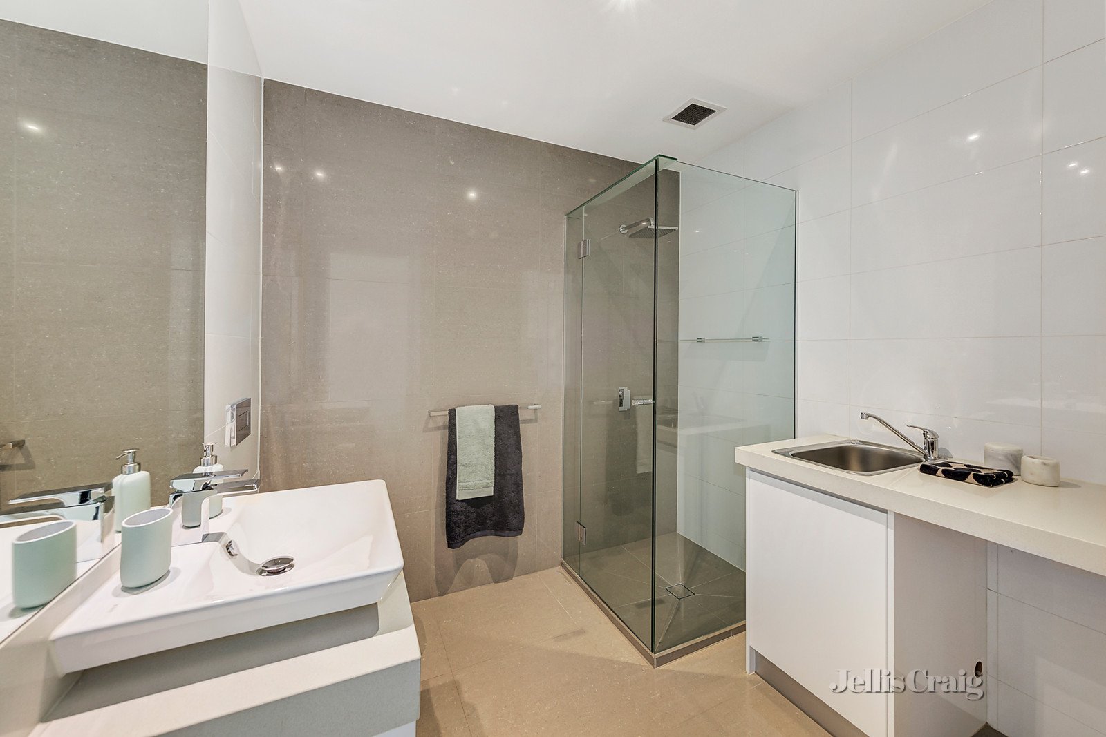 3.02/567 Glenferrie Road, Hawthorn image 6