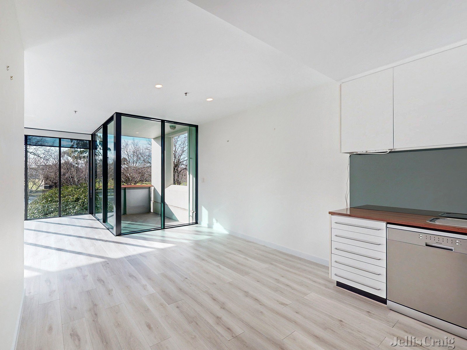 302/582 St Kilda Road, Melbourne image 4